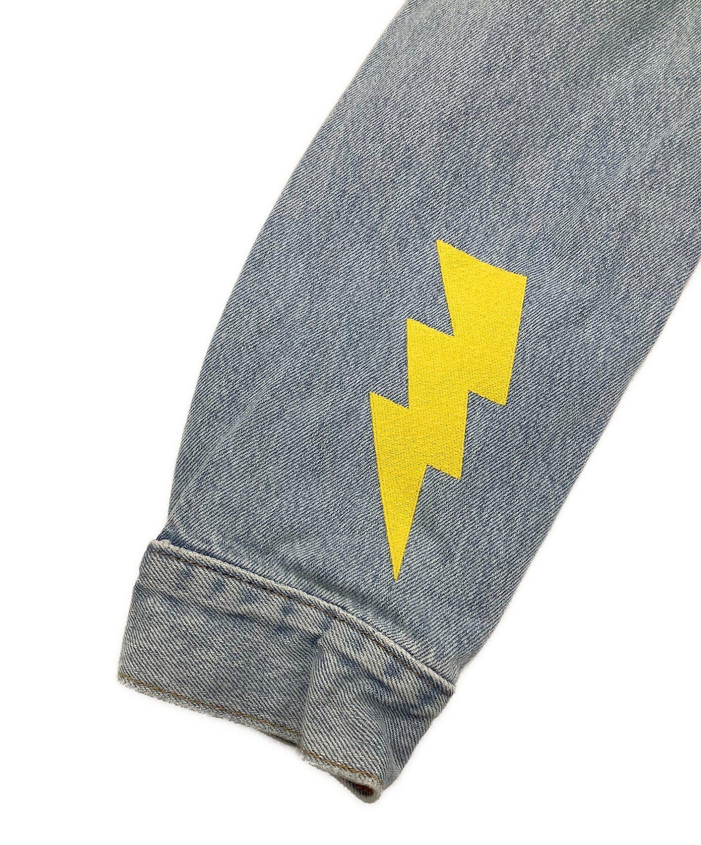 Levi的X Pokemon Vintage Fit Trucker夹克Pokemon 25周年合作Pikachu图形