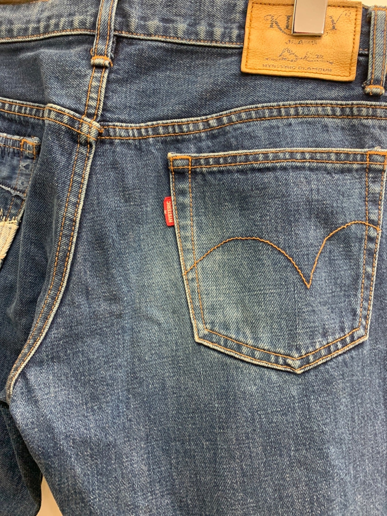 歇斯底里的魅力牛仔布拼布裤