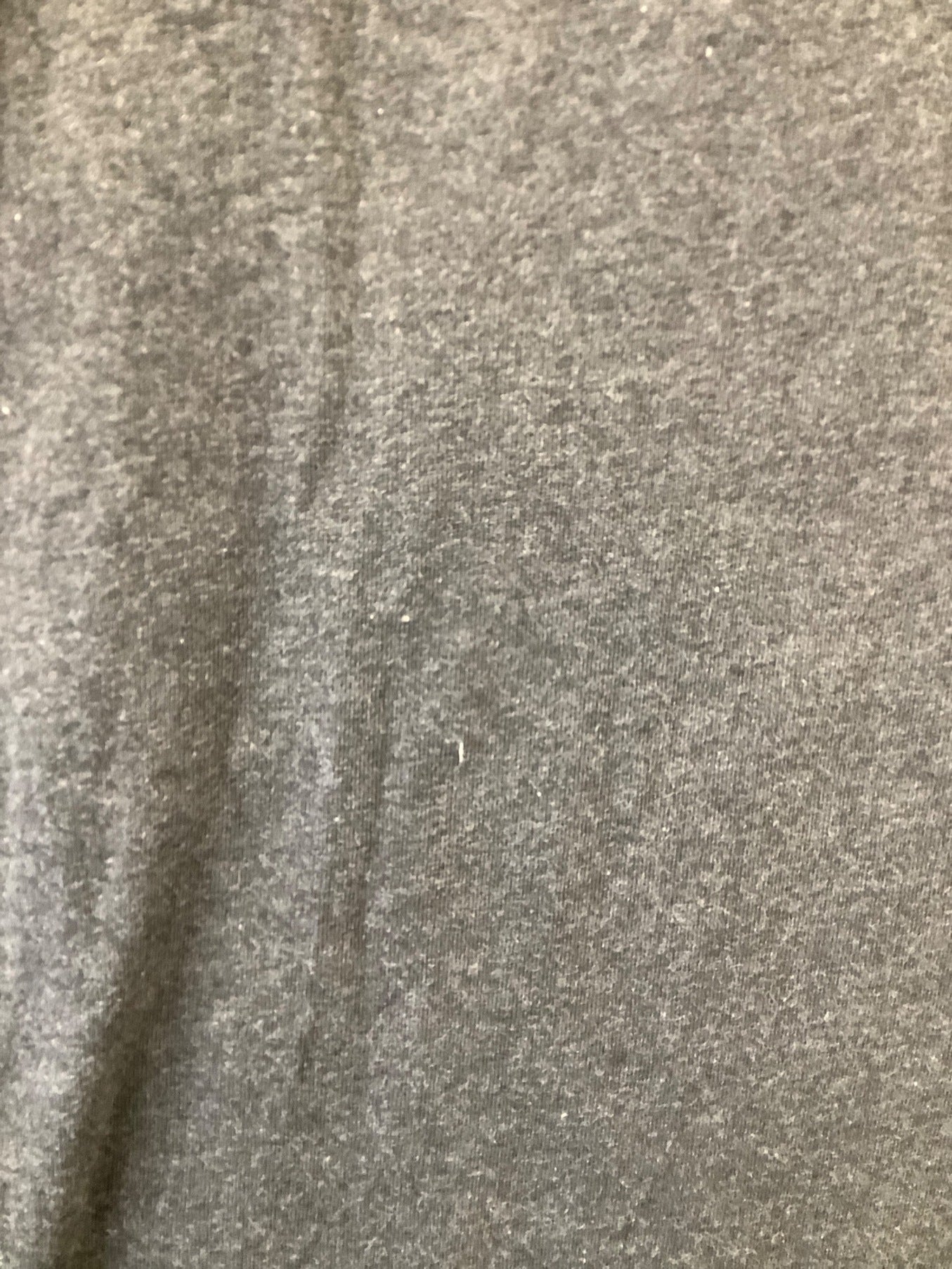 큰 실루엣 티셔츠를 비추십시오