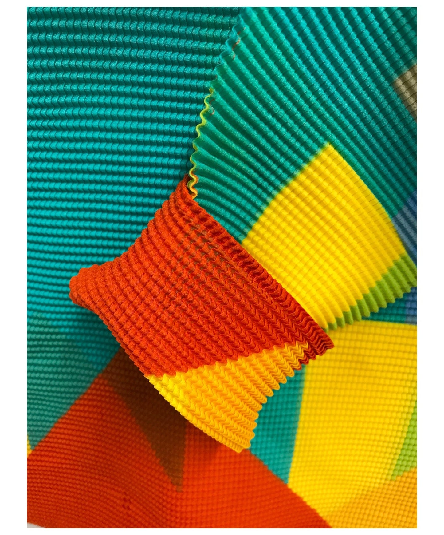 我issey miyake pleated剪切並用完整的圖案mi01fj351縫製並縫製