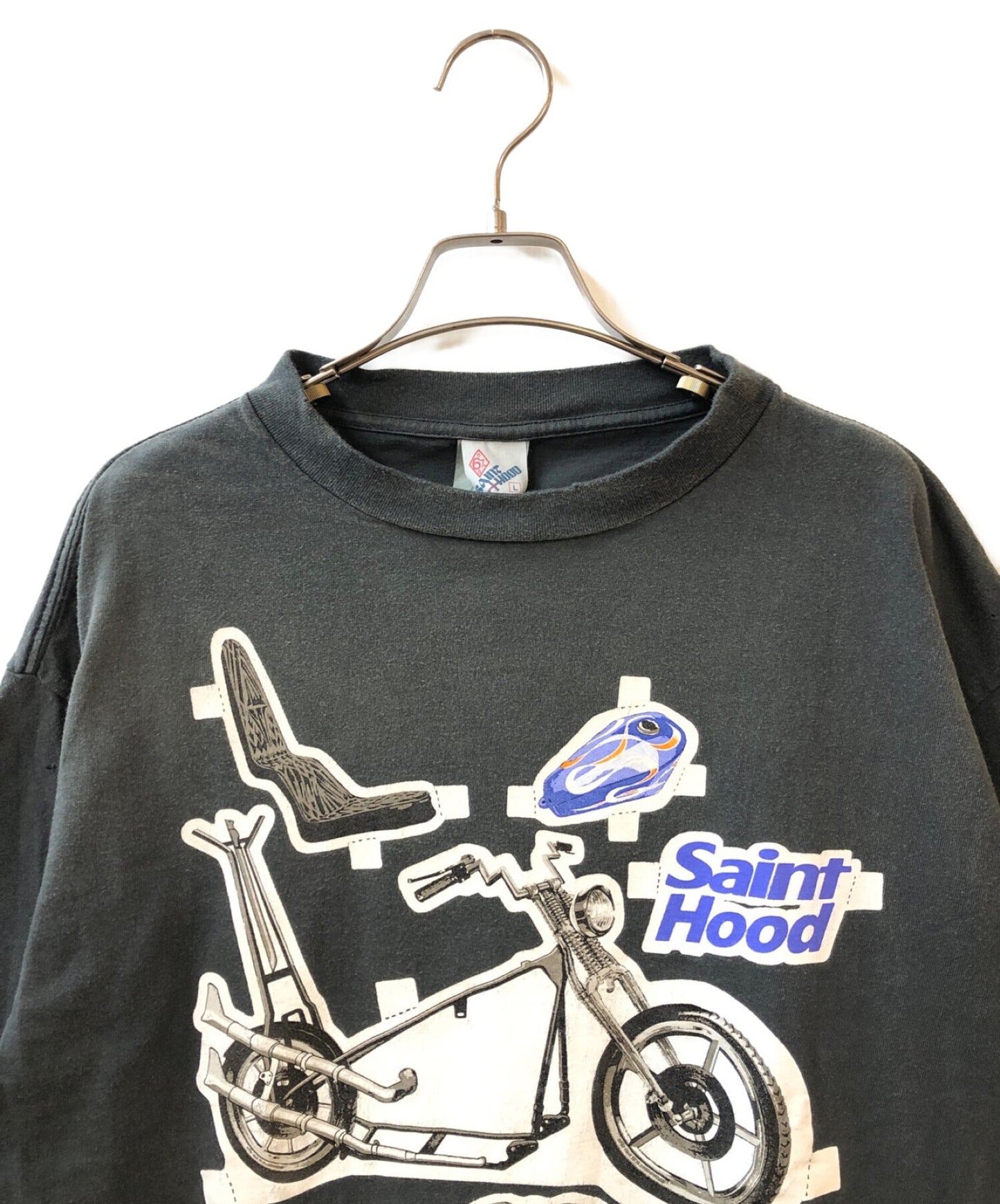 이웃의 짧은 슬리브 컷 및 꿰매고 SM-S23-0000-114