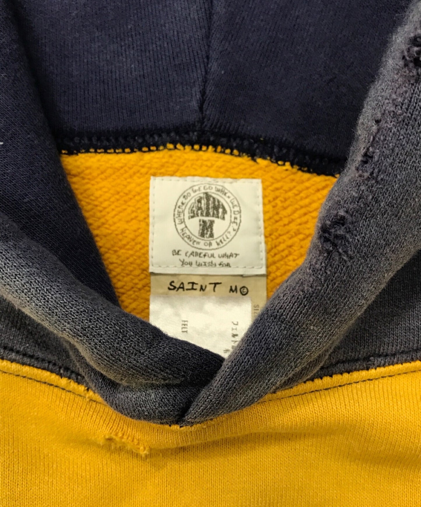 세인트 마이클 성스러운 유물은 까마귀 SM-A21-0000-035를 느꼈습니다