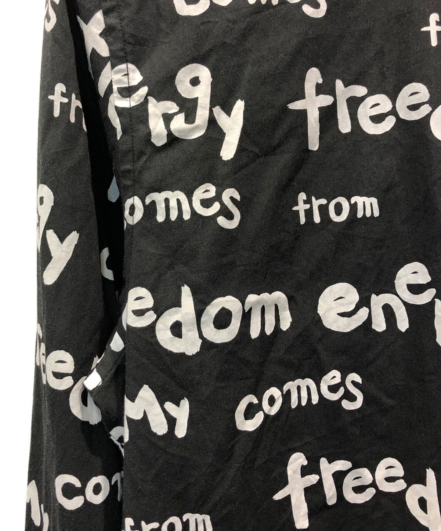 Black Comme des Garcons 텍스트 프린트 L/S 셔츠 1D-B022