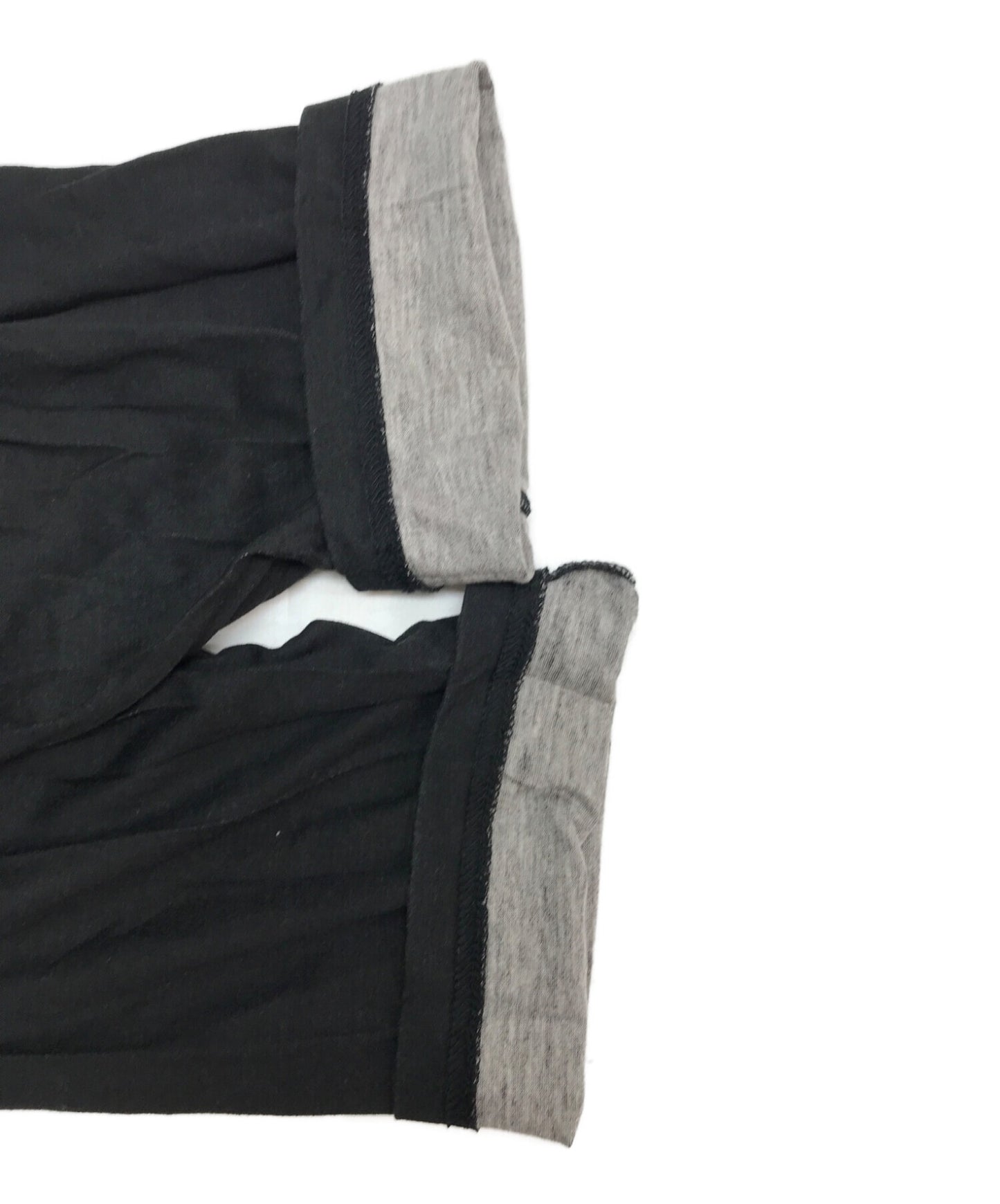 黑色丑闻Yohji Yamamoto消息打印圆颈长袖切割和缝制