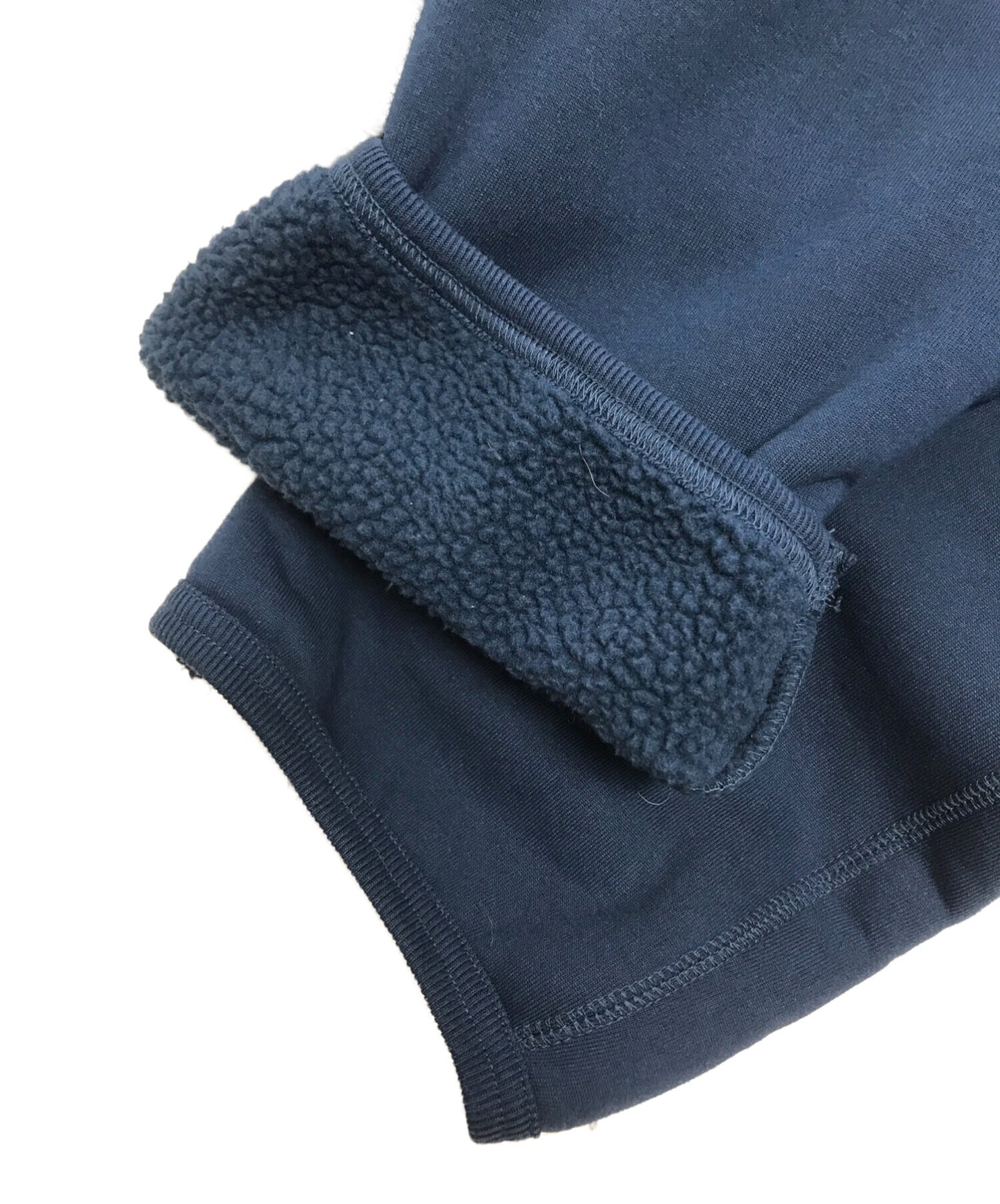 人制造的运动裤boa羊毛衬里的心脏徽标