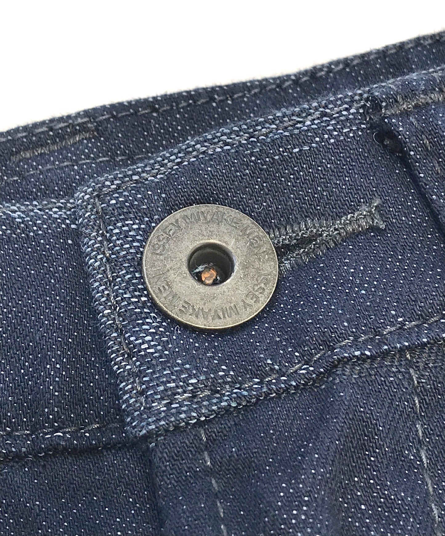 Issey Miyake 남성은 Crinkle-Effect Jeans ME43FF141을 소유했습니다