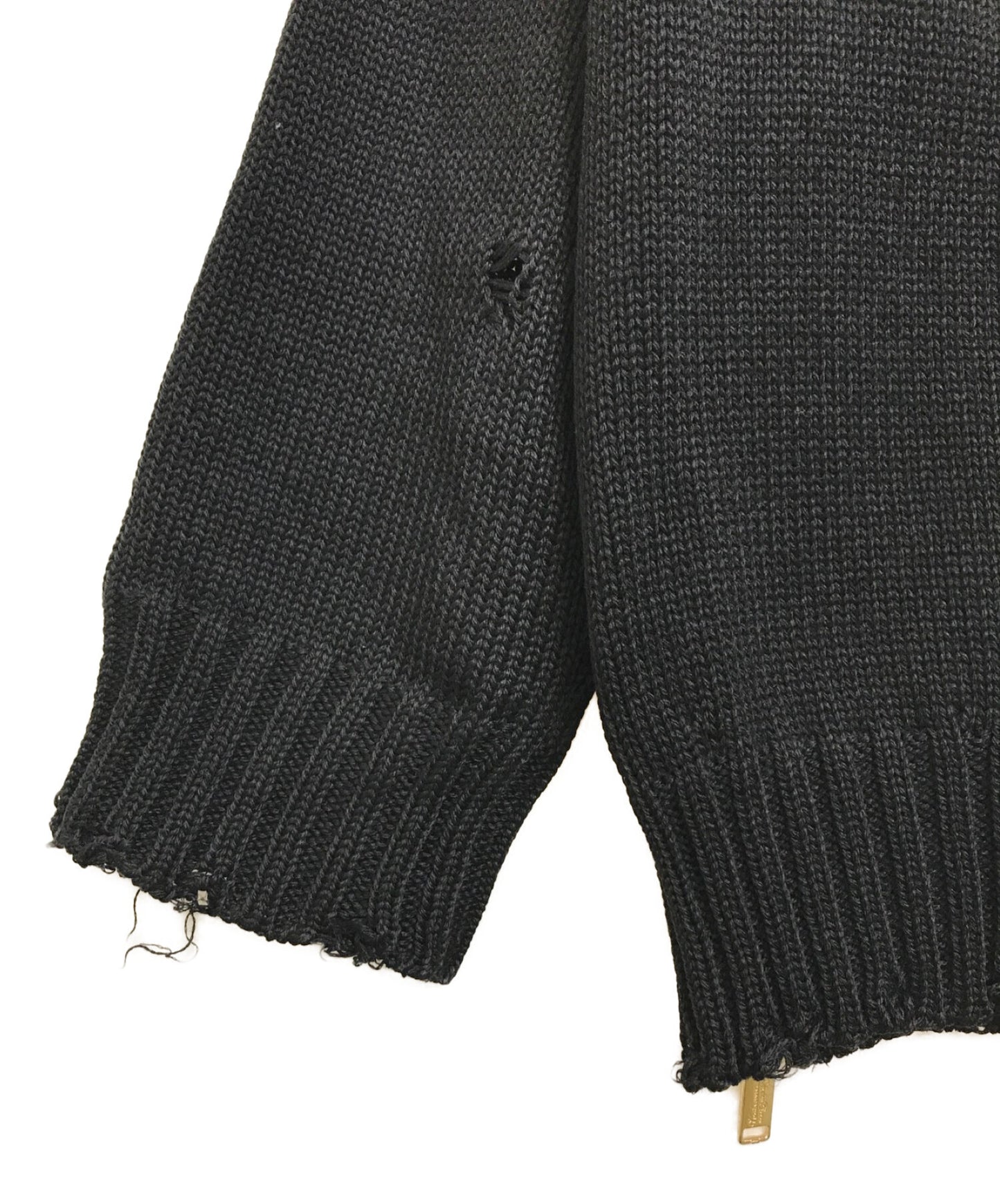 비밀 손상된 니트 UC1A4905