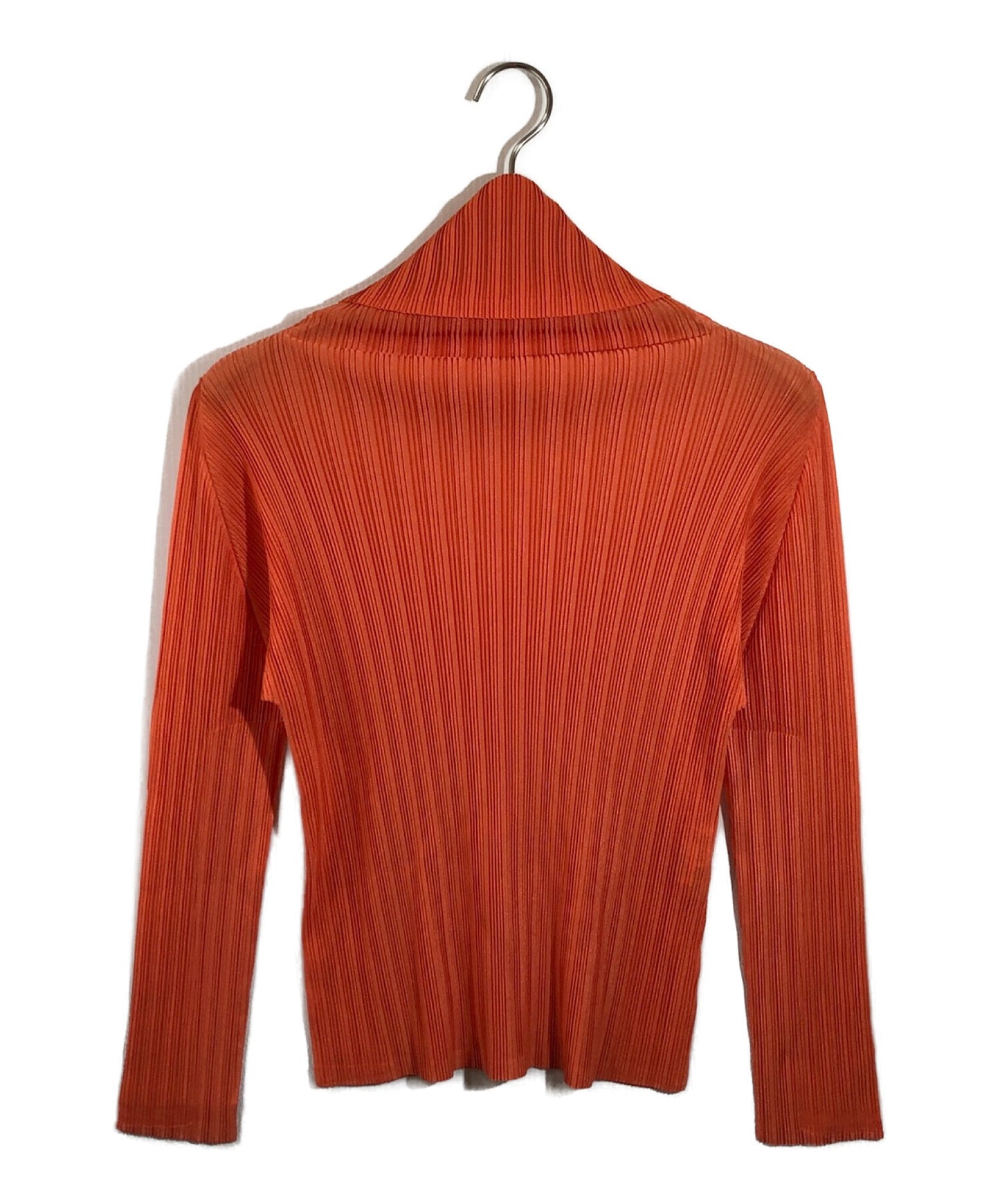 褶请高颈切割和缝制