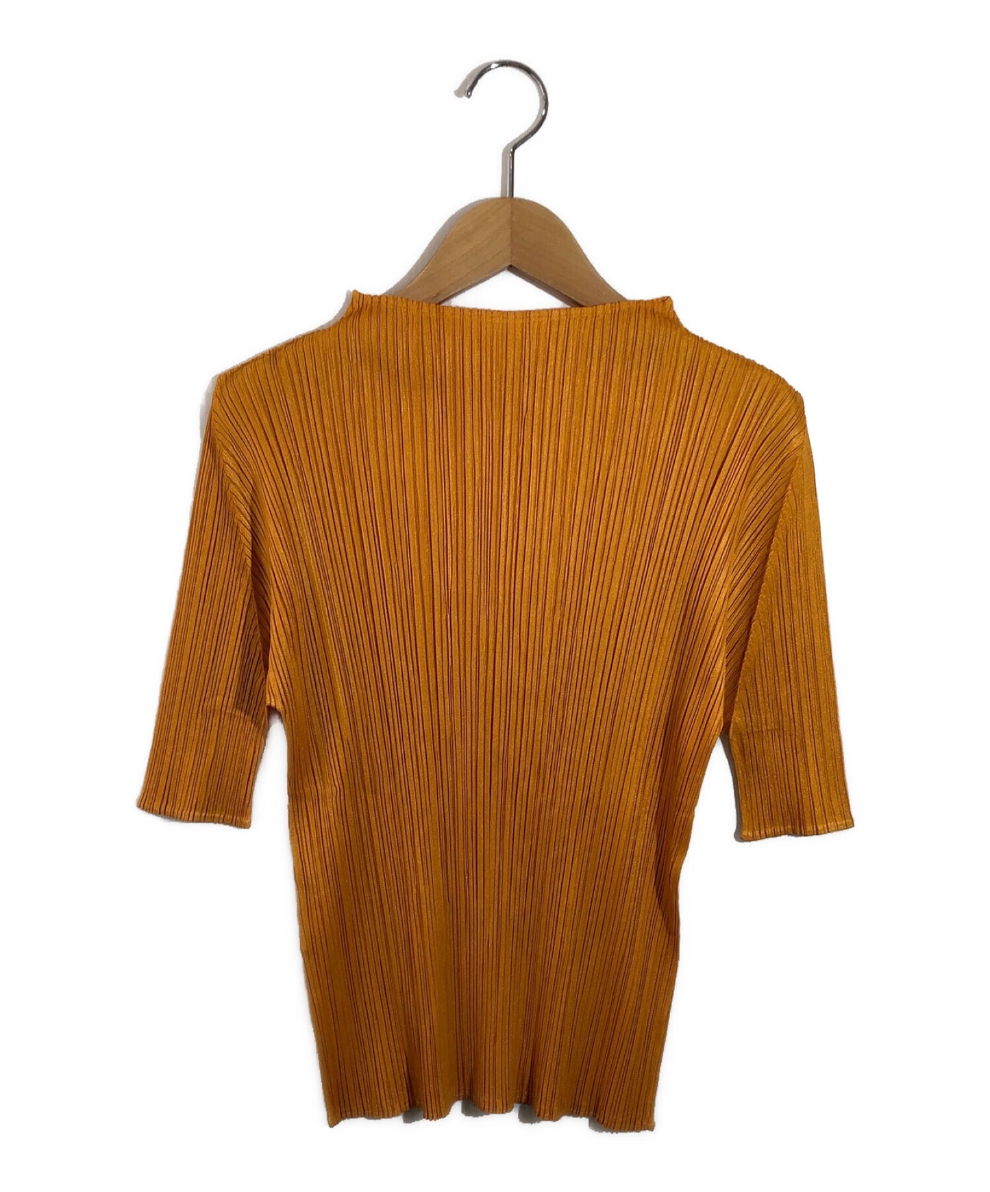 จีบกรุณาตัดและเย็บแขนสั้น