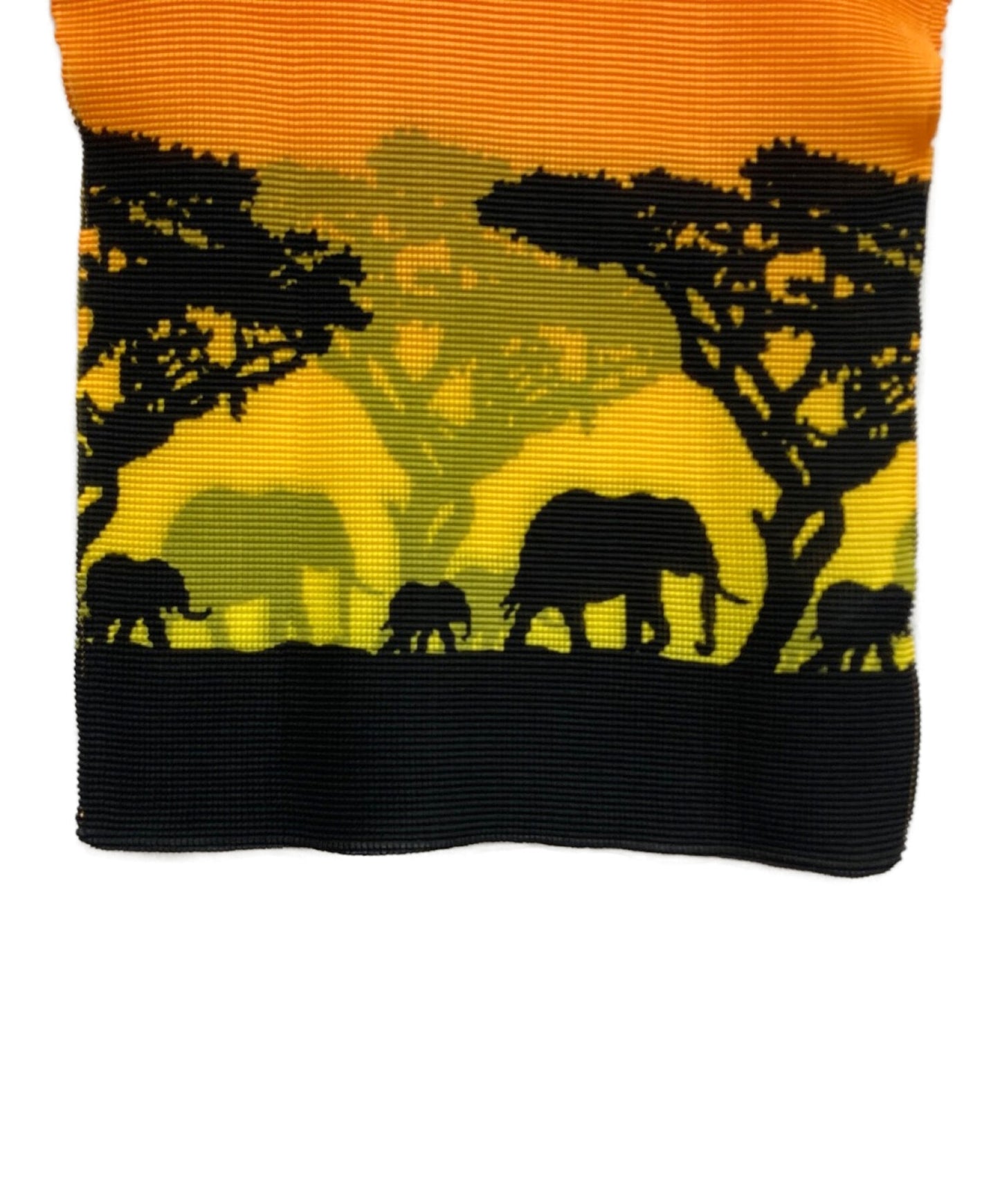 Me Issey Miyake 아프리카 민소매 자르기와 바느질