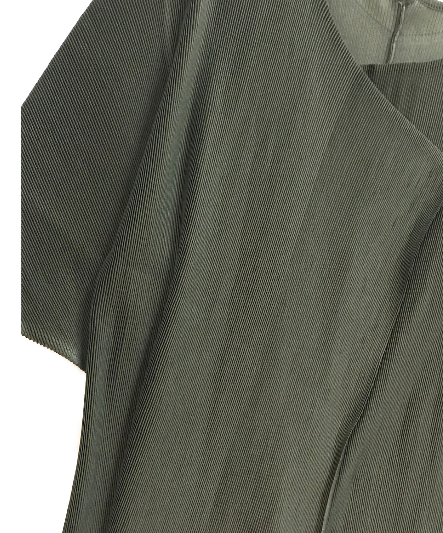 褶s请短袖褶皱的开衫百褶切口和缝制百褶上衣