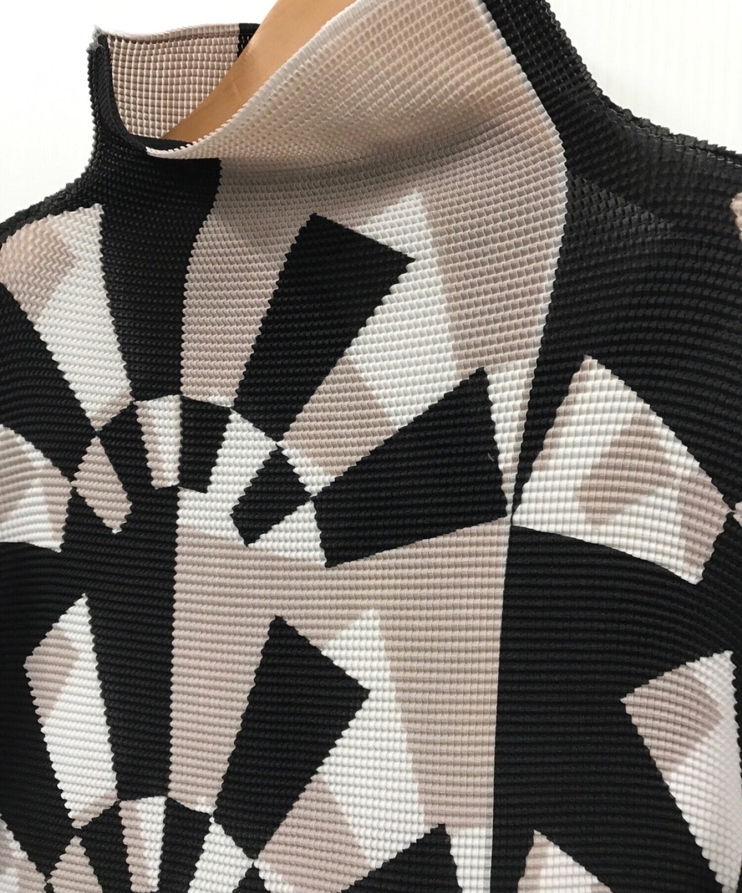 Me issey Miyake設計褶皺MI03FJ921