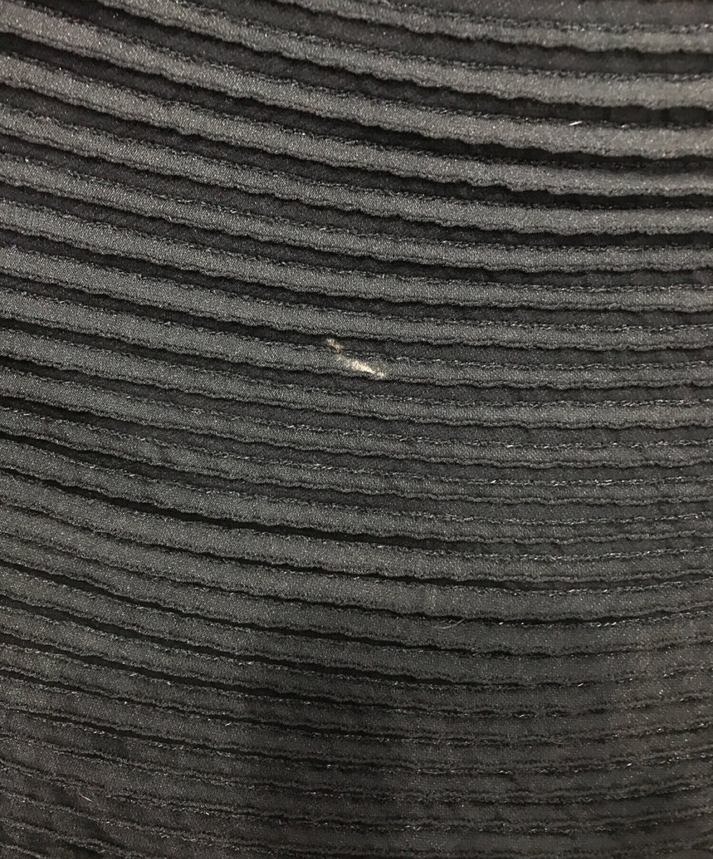 Issey Miyake百褶设计长外套IM44FA506