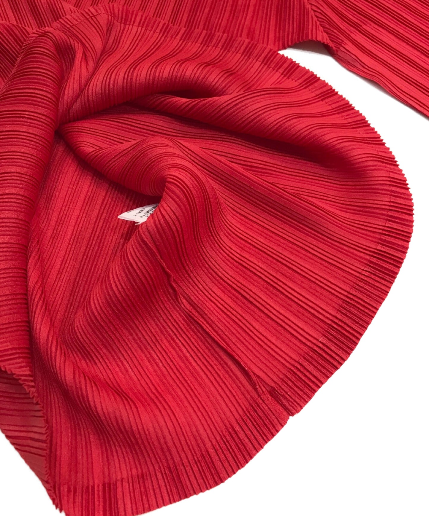 주름은 High Neck Pleated Cut 및 Sewen PP73-FK344를 제발하십시오