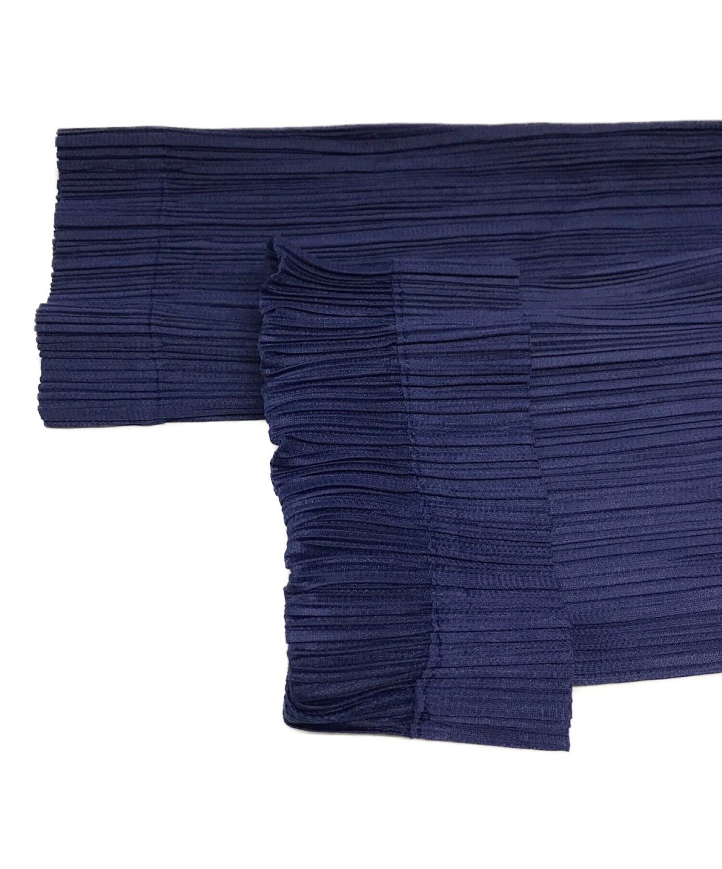 คาร์ดิแกนจีบ Issey Miyake