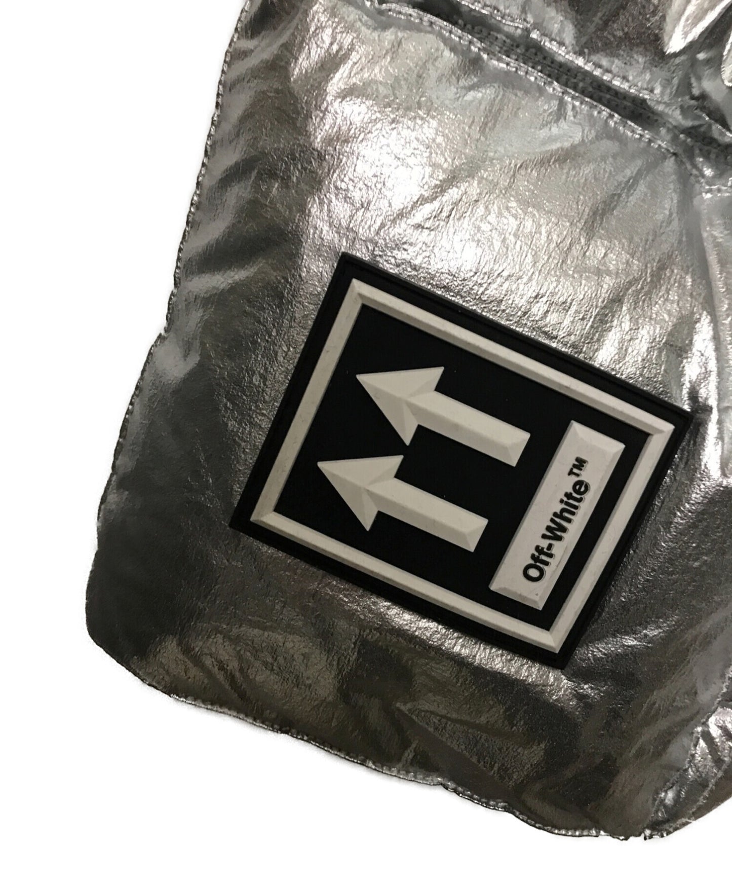 오프 흰색 반짝이는 컬러 자른 다운 재킷 빚 A192 F19F76050