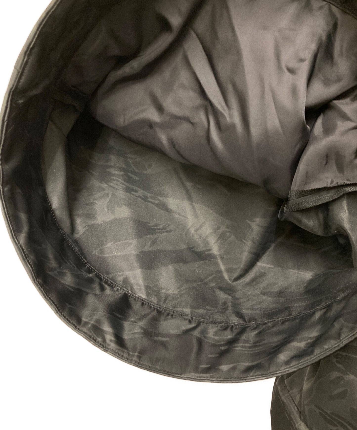 Comme des Garcons Homme Plus 23SS 와이드 테일러드 반바지 AD2022 PK-P034