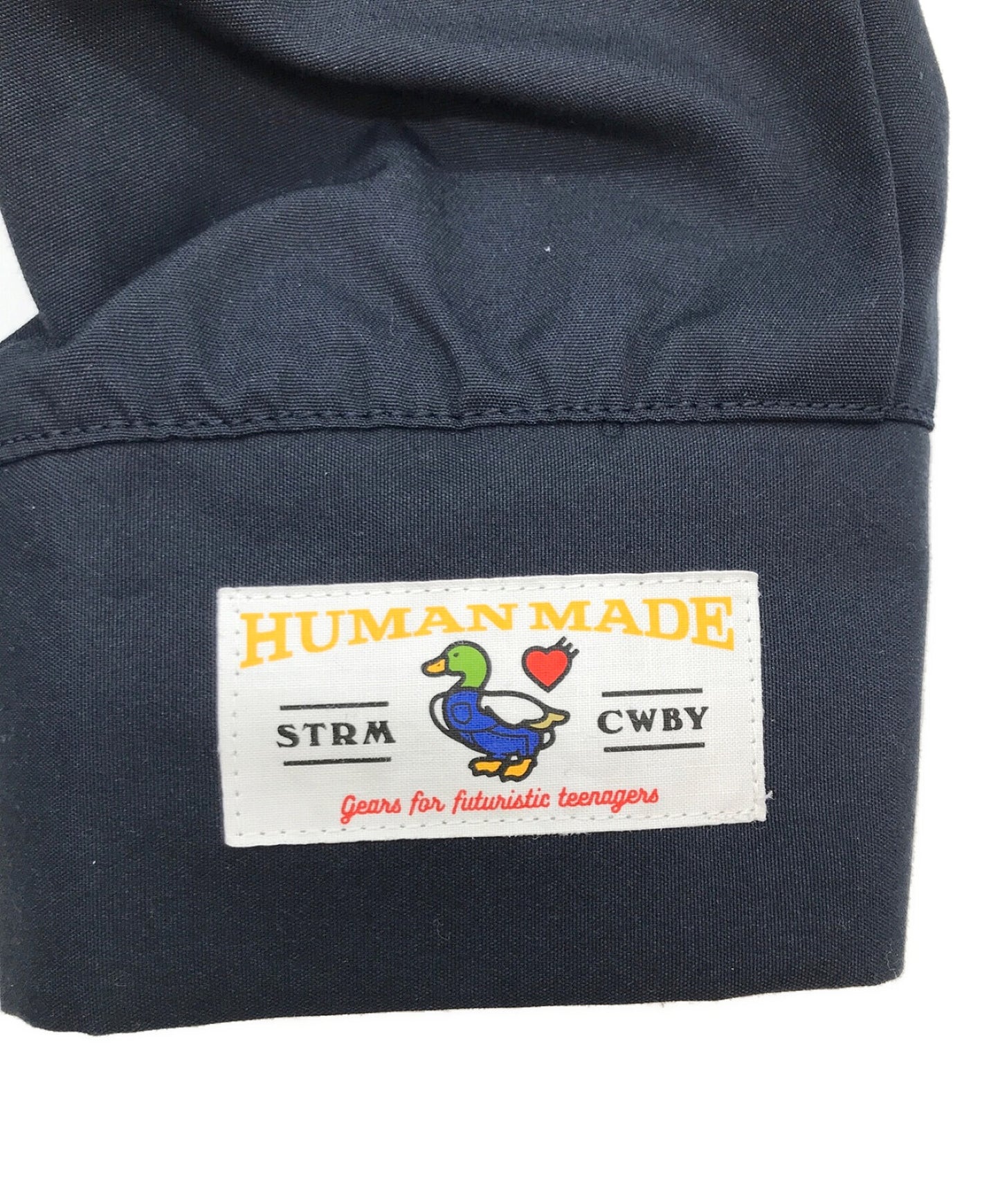 人製造的毛毛雨夾克