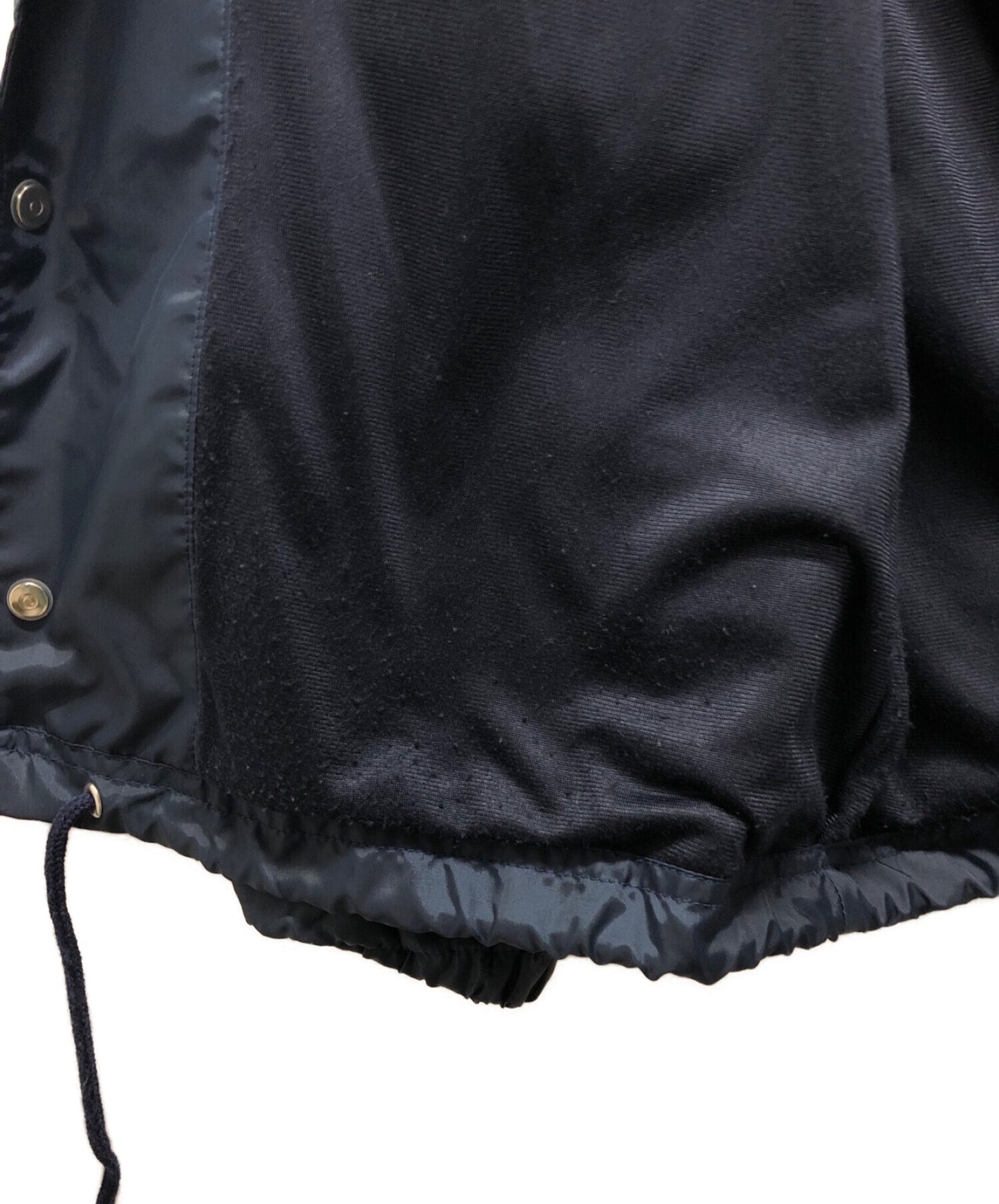 卧底×Skoloct 20SS背部印刷教练夹克UCT9207。