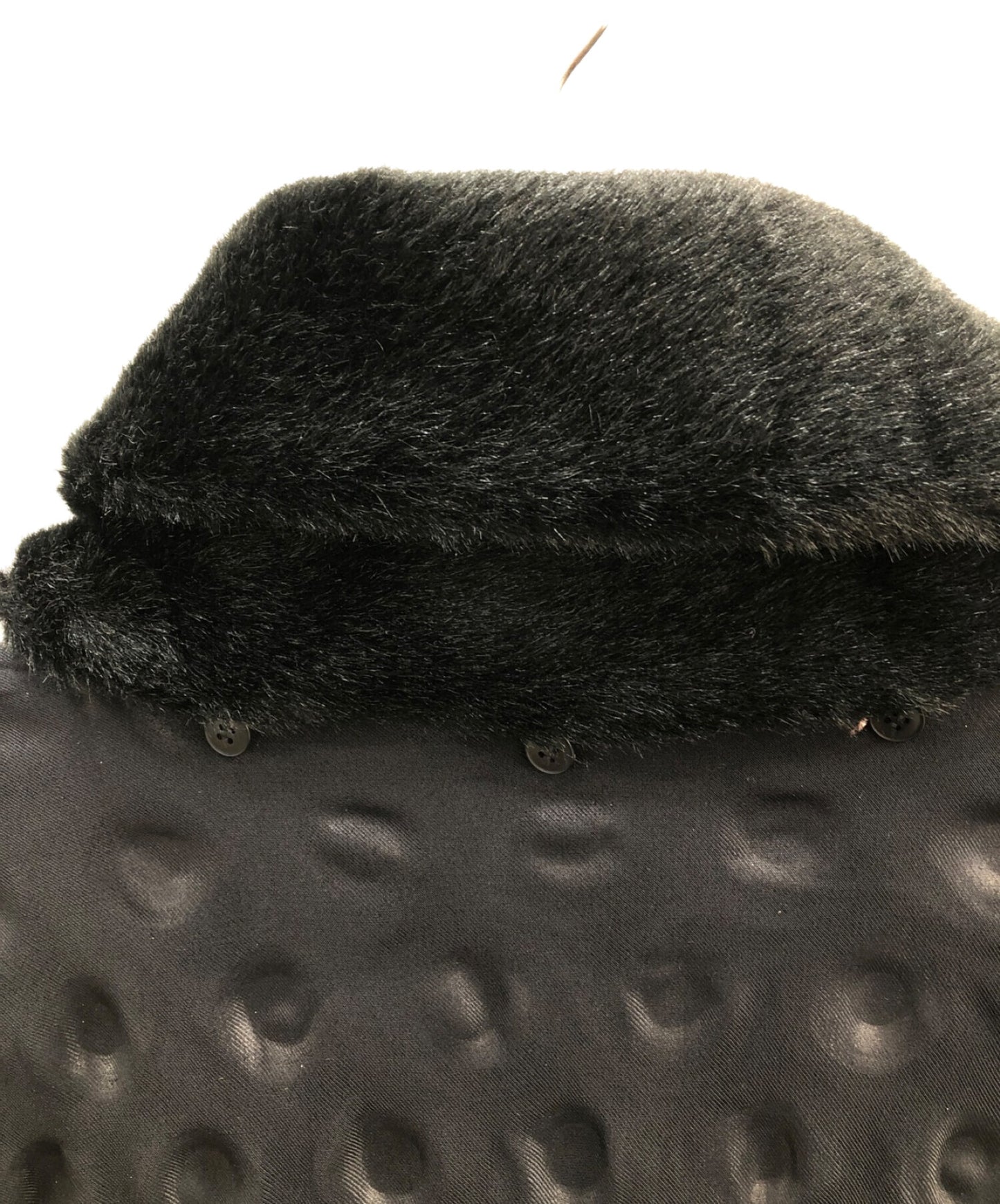 Issey Miyake 3 차원 엠보싱 코트 IM03FA016