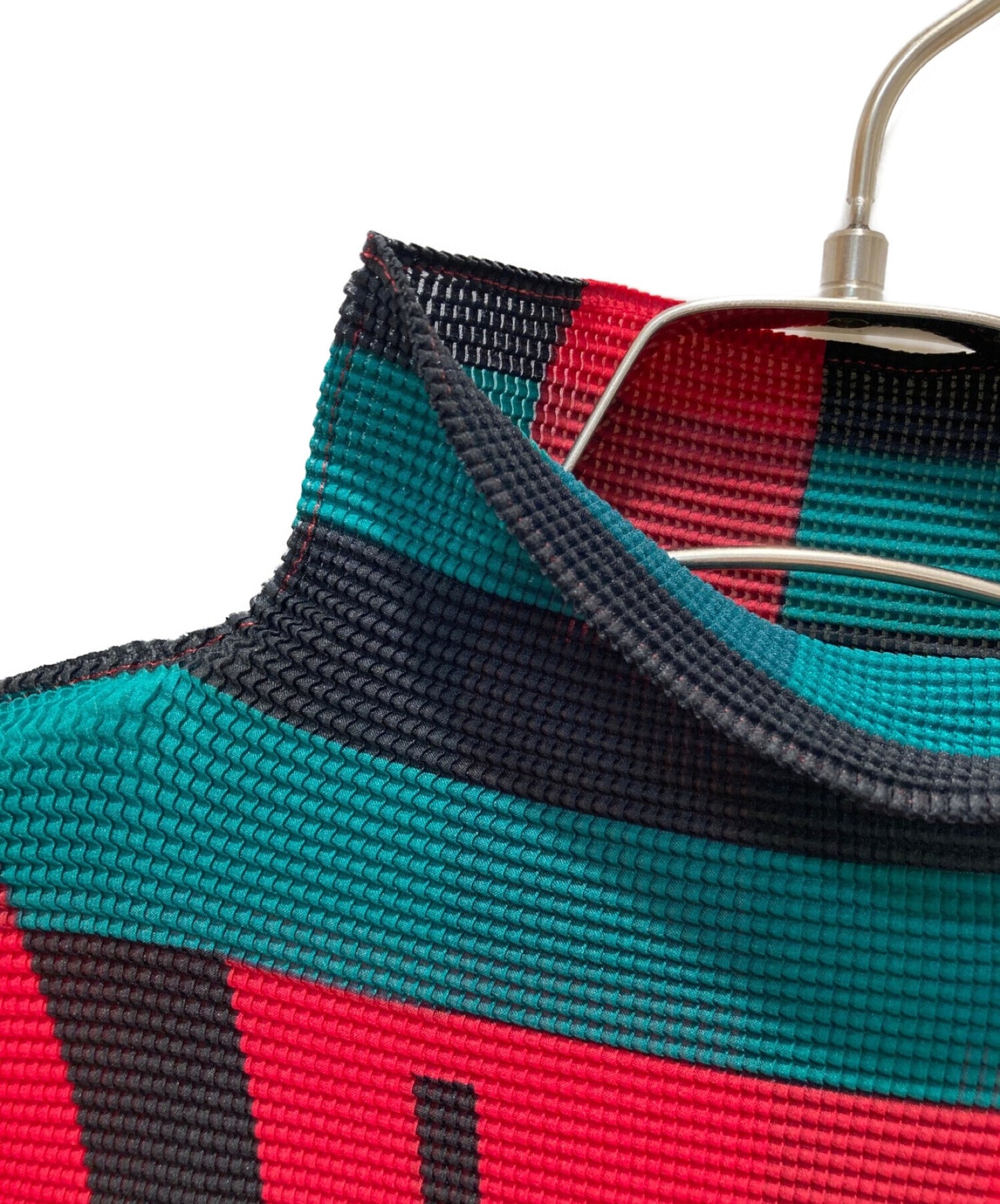 我issey miyake百褶切割和缝制 /短袖 /短袖 /高颈MI83FK465