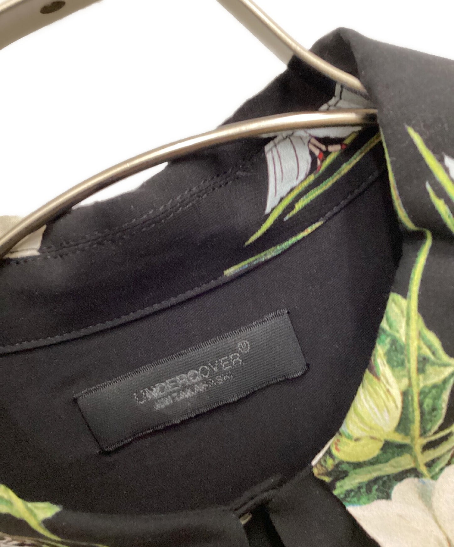 帶有全面圖案UCY1403-3的臥底開放式襯衫