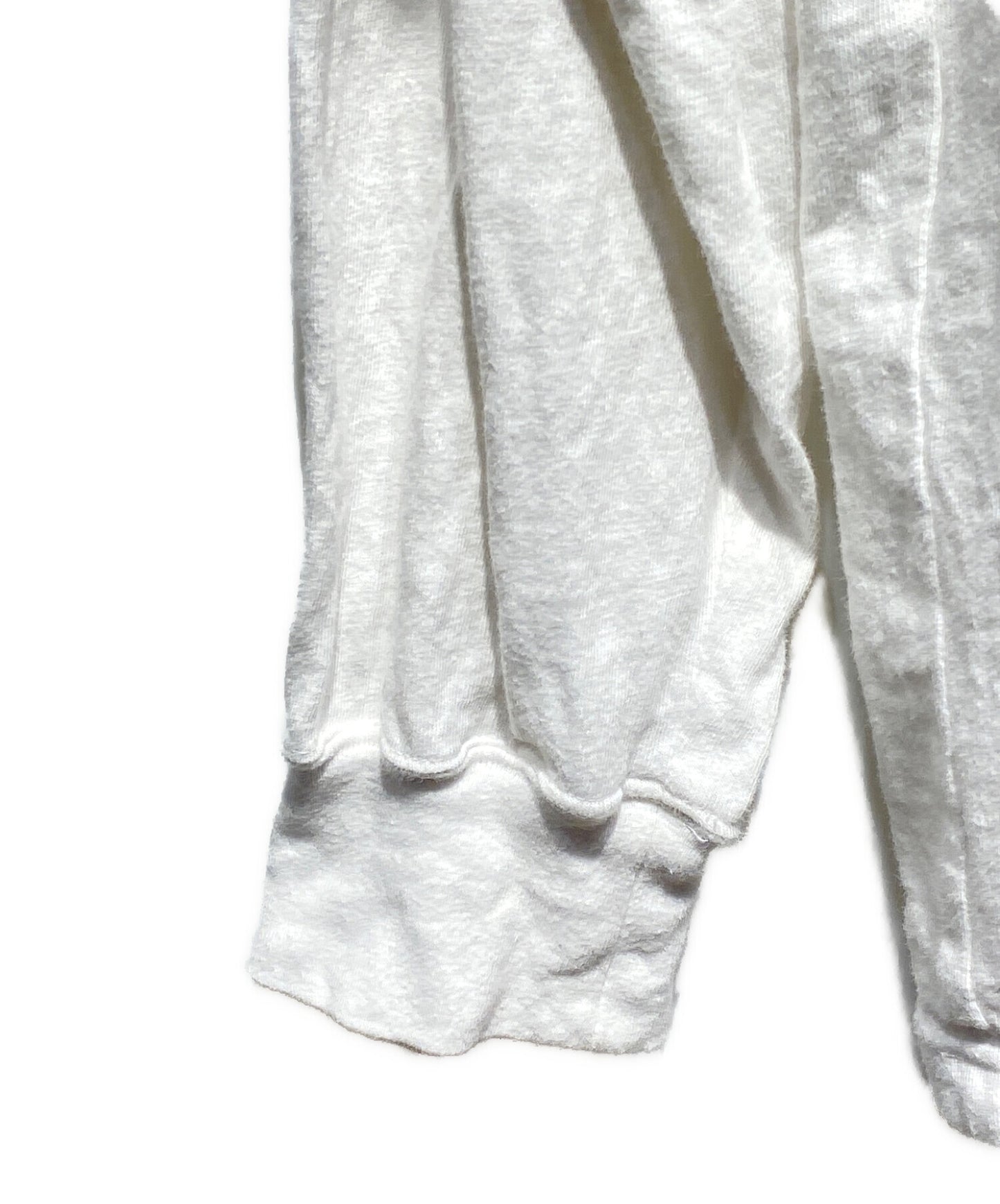 เสื้อเชิ้ตแขนยาวที่พิมพ์ออกมา