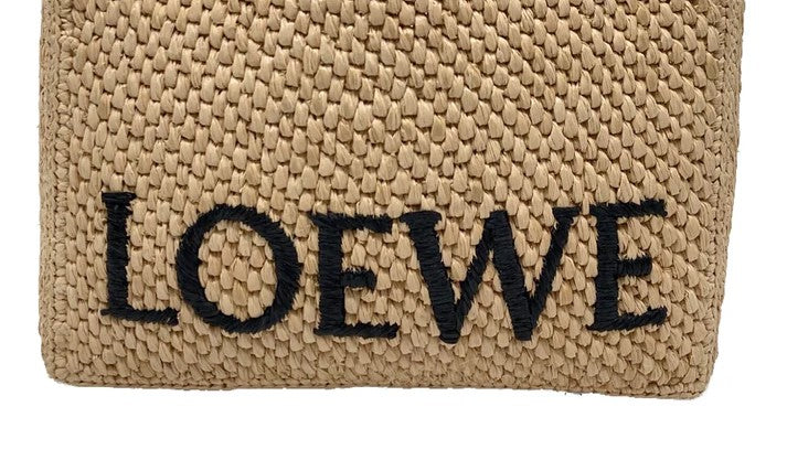A Comprehensive Look at the Charm of LOEWE’s New Raffia Bag, the “Font Tote”