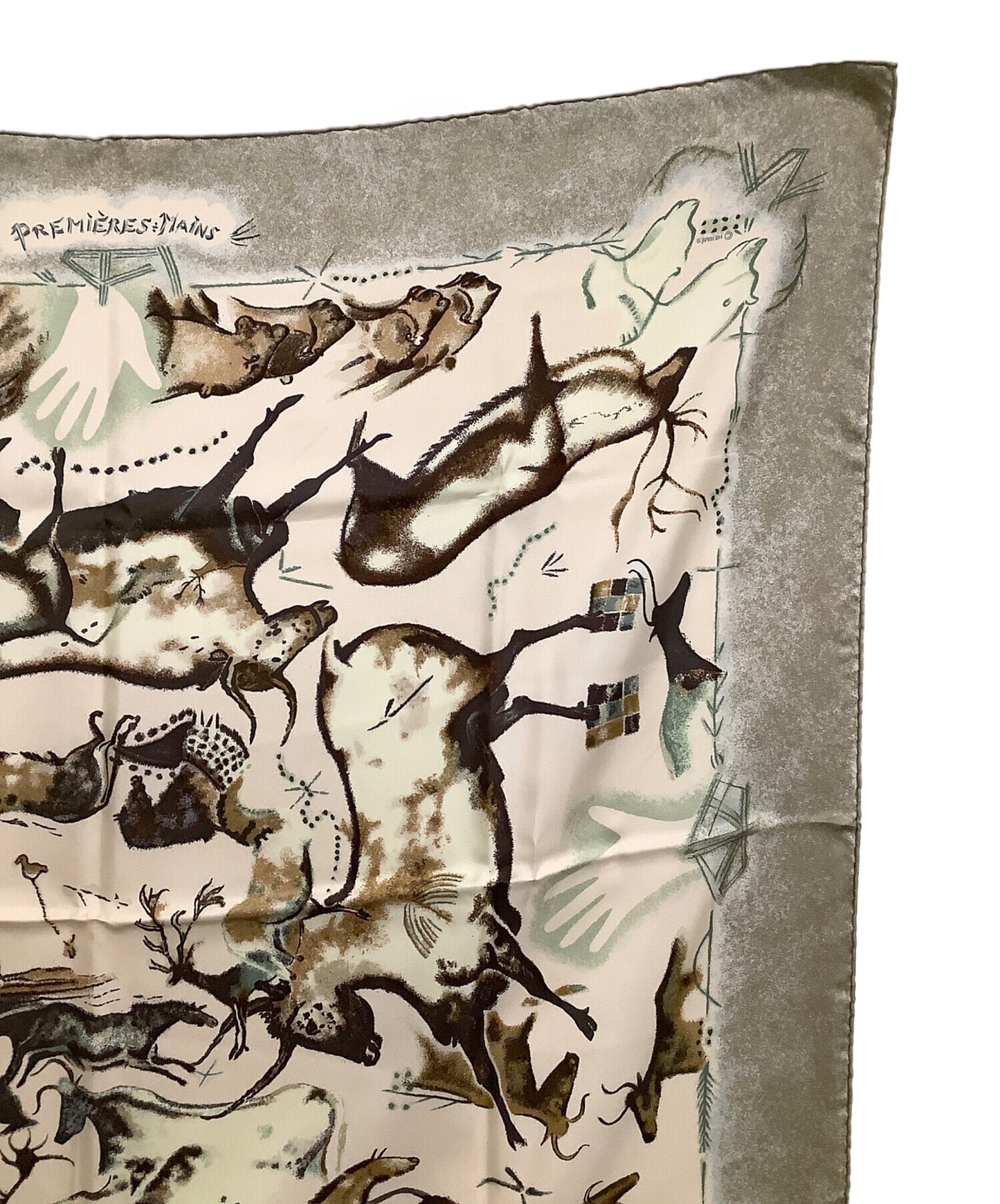 [Pre-owned] HERMES Silk scarf Animal