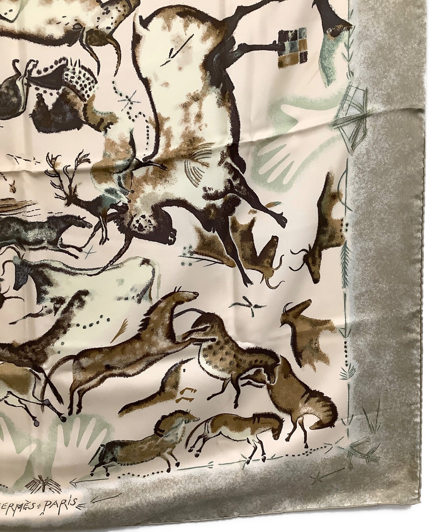 [Pre-owned] HERMES Silk scarf Animal