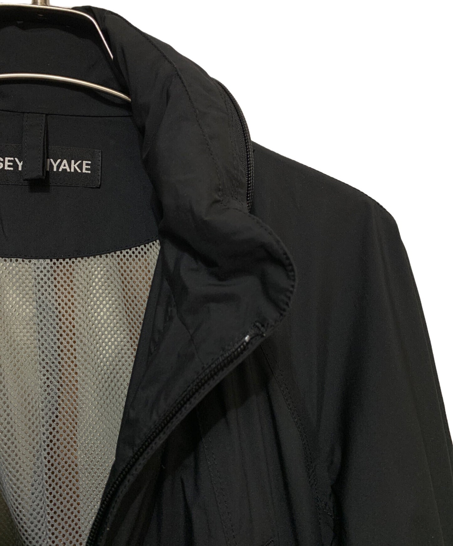[Pre-owned] ISSEY MIYAKE zip coat ME93FC158
