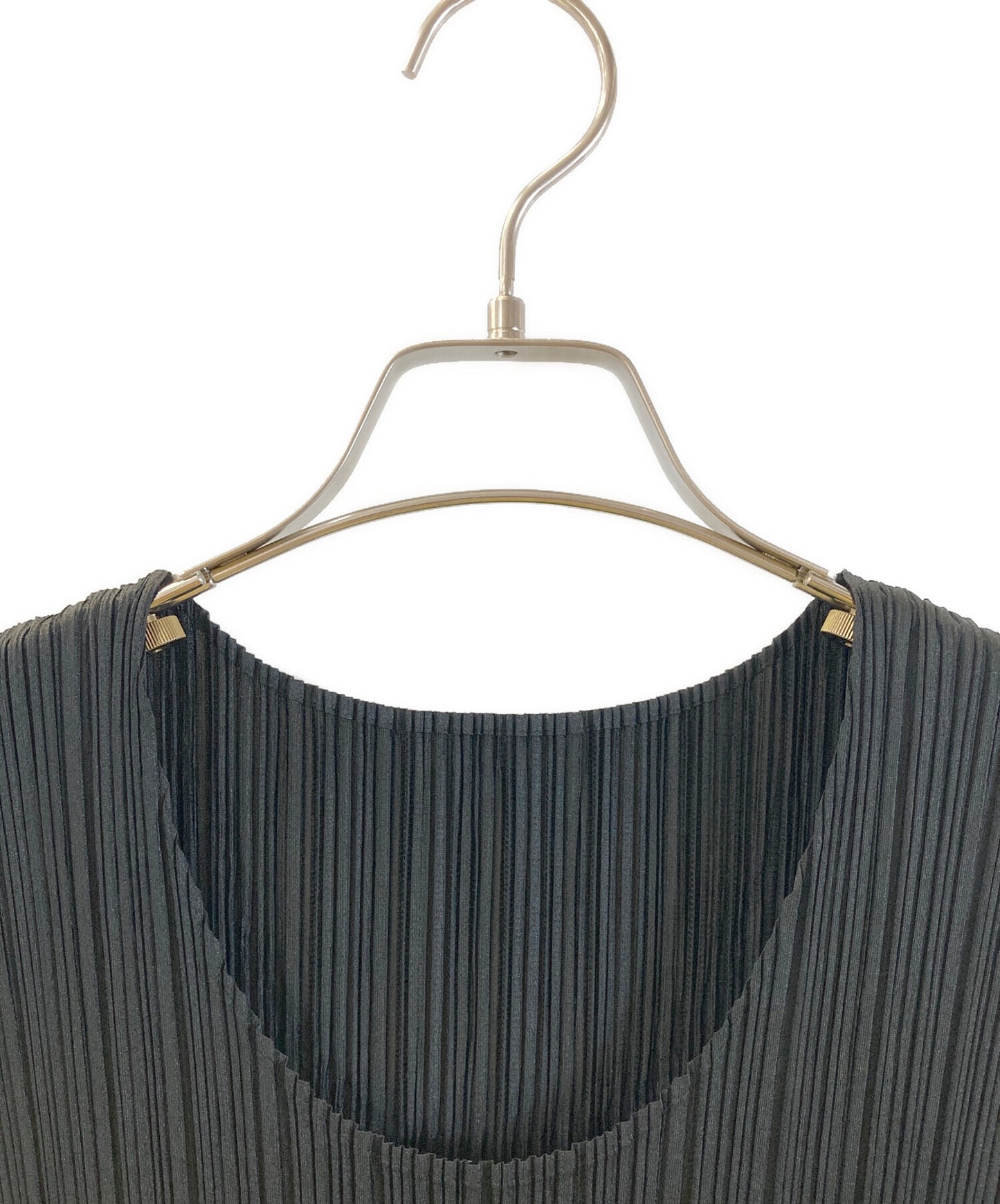 [Pre-owned] PLEATS PLEASE sleeveless cut and sewn ML-102