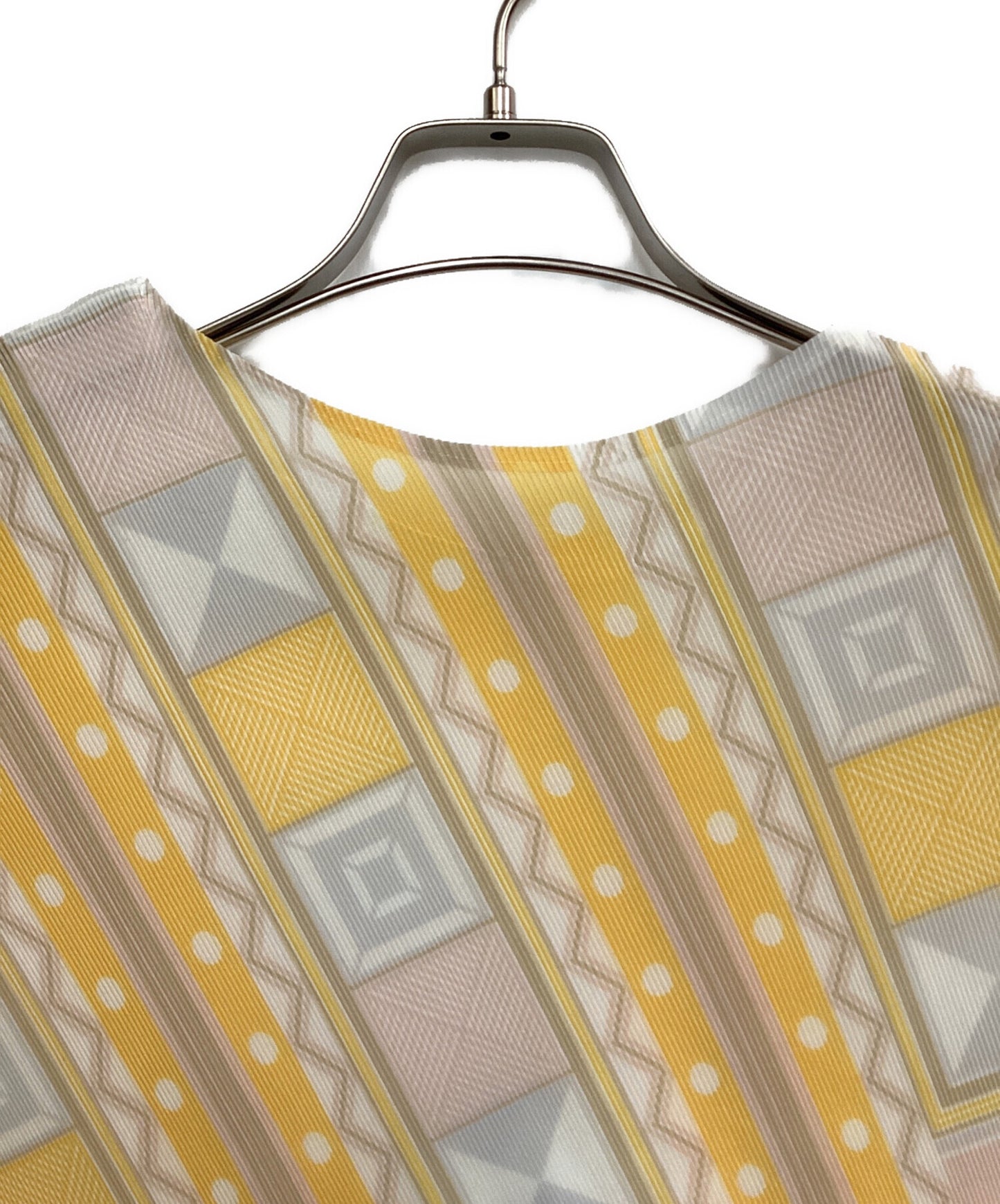 [Pre-owned] PLEATS PLEASE sleeveless cut and sewn