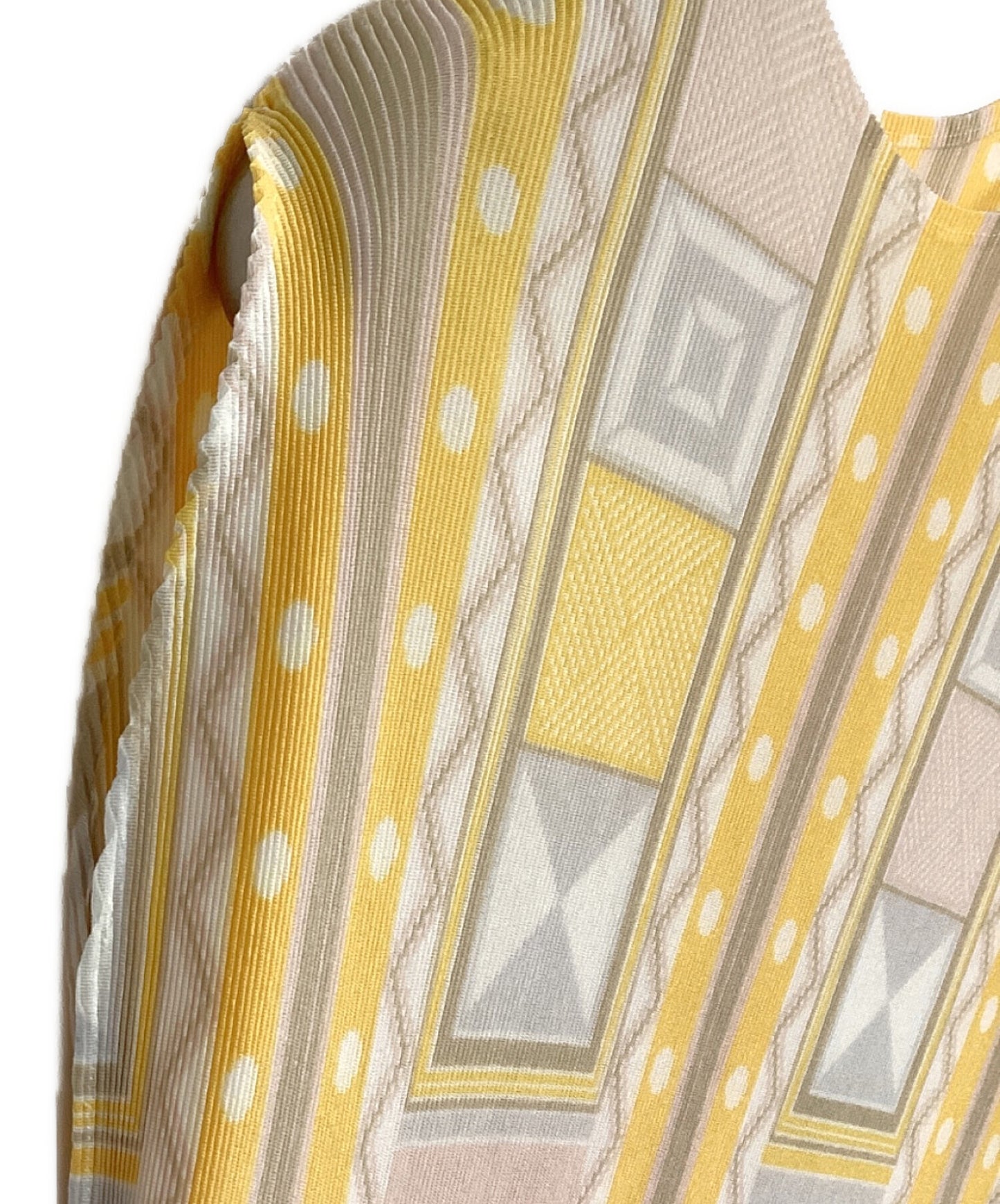 [Pre-owned] PLEATS PLEASE sleeveless cut and sewn