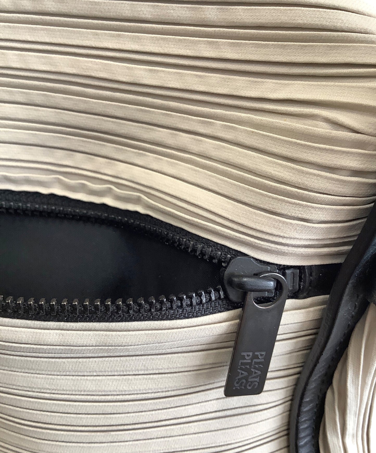 [Pre-owned] PLEATS PLEASE handbag