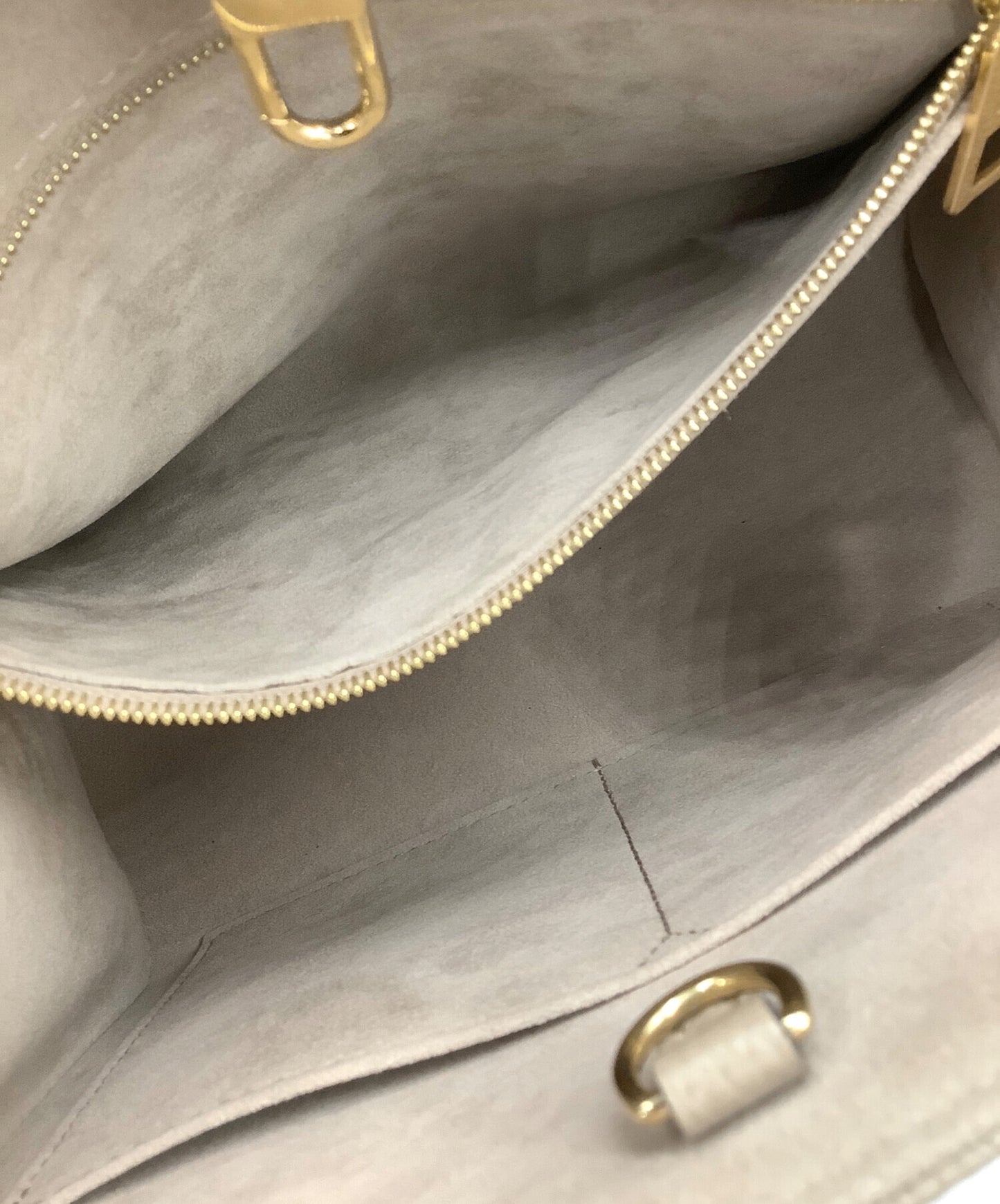 [Pre-owned] LOUIS VUITTON On the Go PM Monogram Ampliant M45779