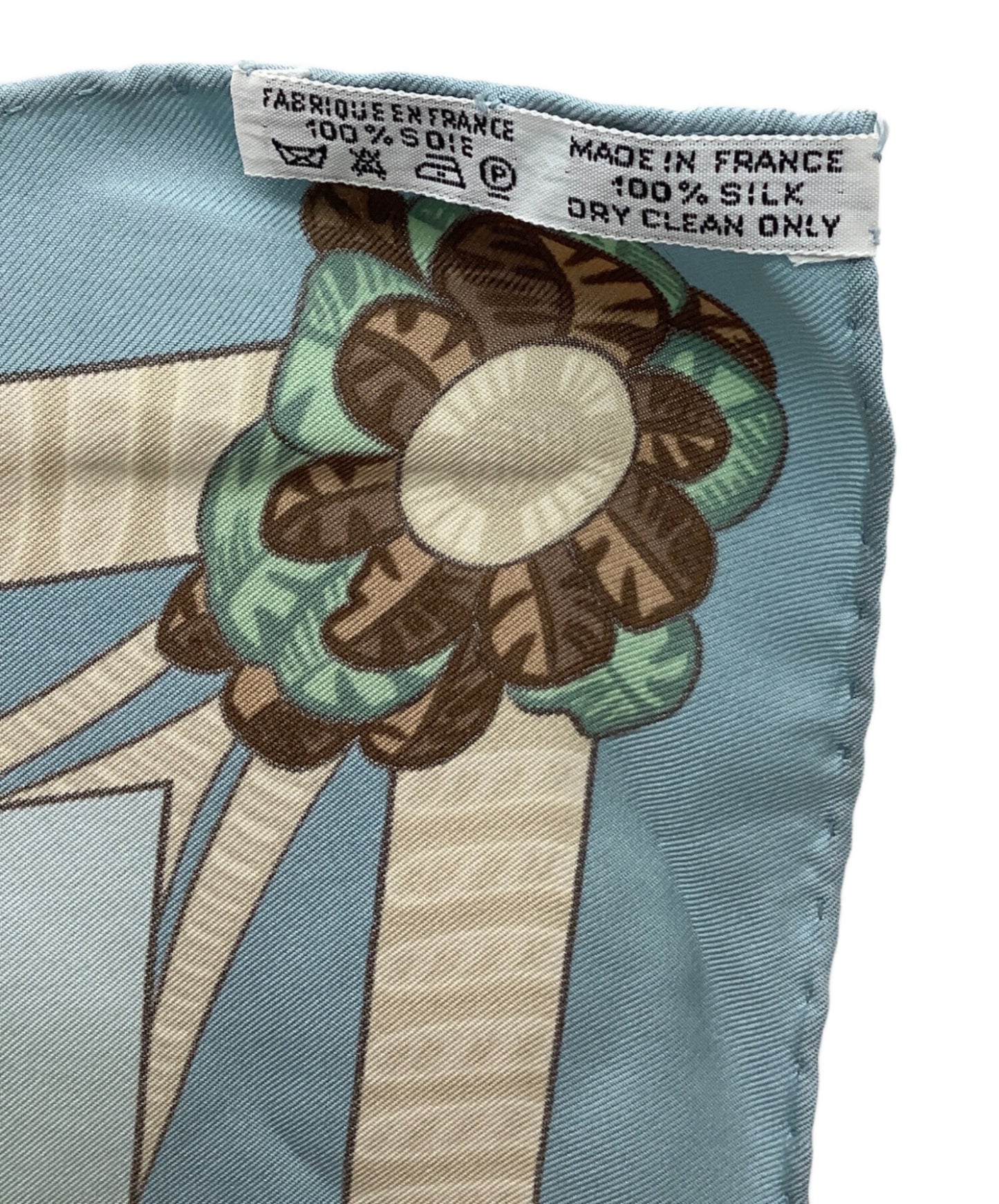 [Pre-owned] HERMES Silk scarf Carré 90, cavalry helmet with feather decoration