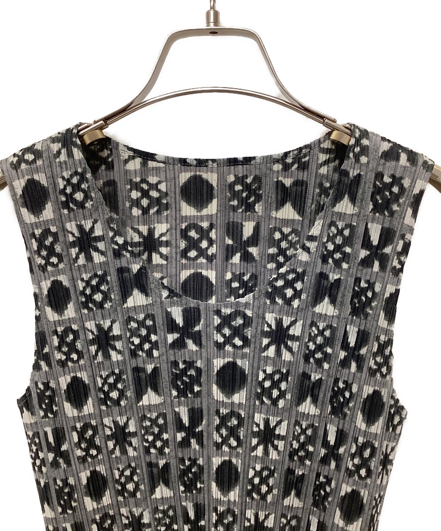 [Pre-owned] PLEATS PLEASE sleeveless blouse PP94-JK600