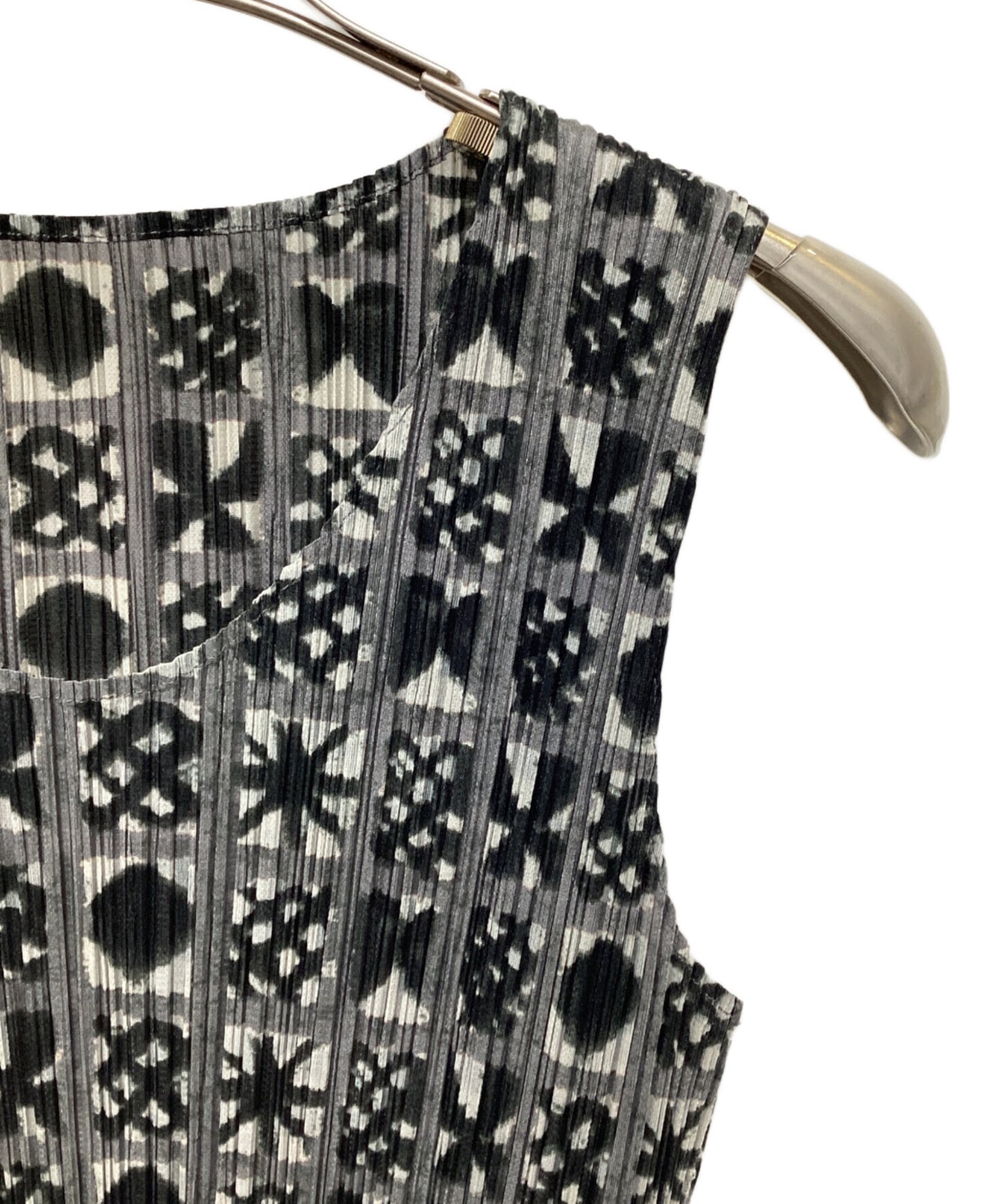 [Pre-owned] PLEATS PLEASE sleeveless blouse PP94-JK600