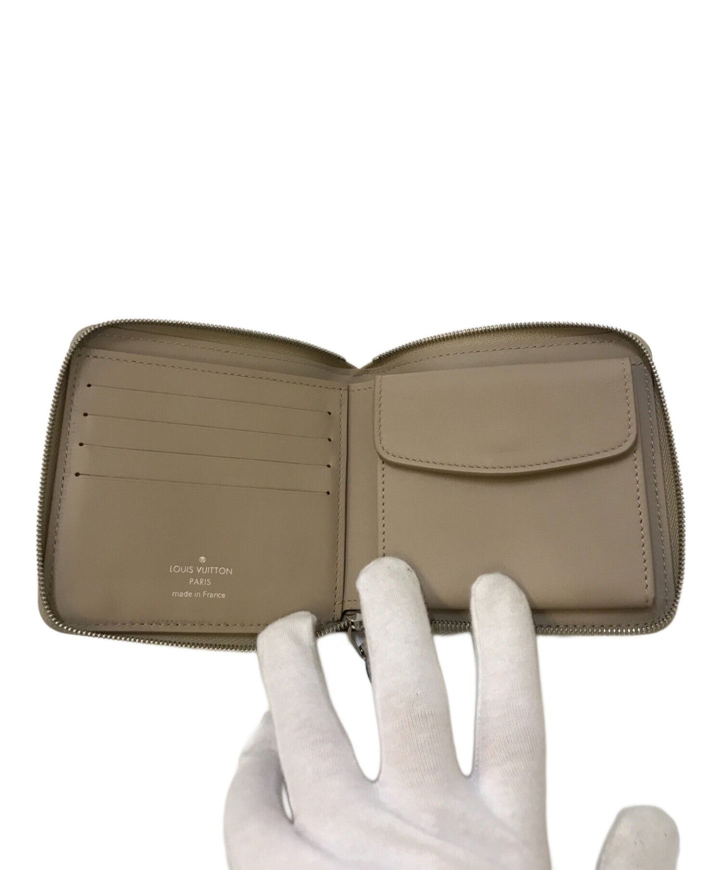 [Pre-owned] LOUIS VUITTON Mahina Zippy Compact Wallet M81558