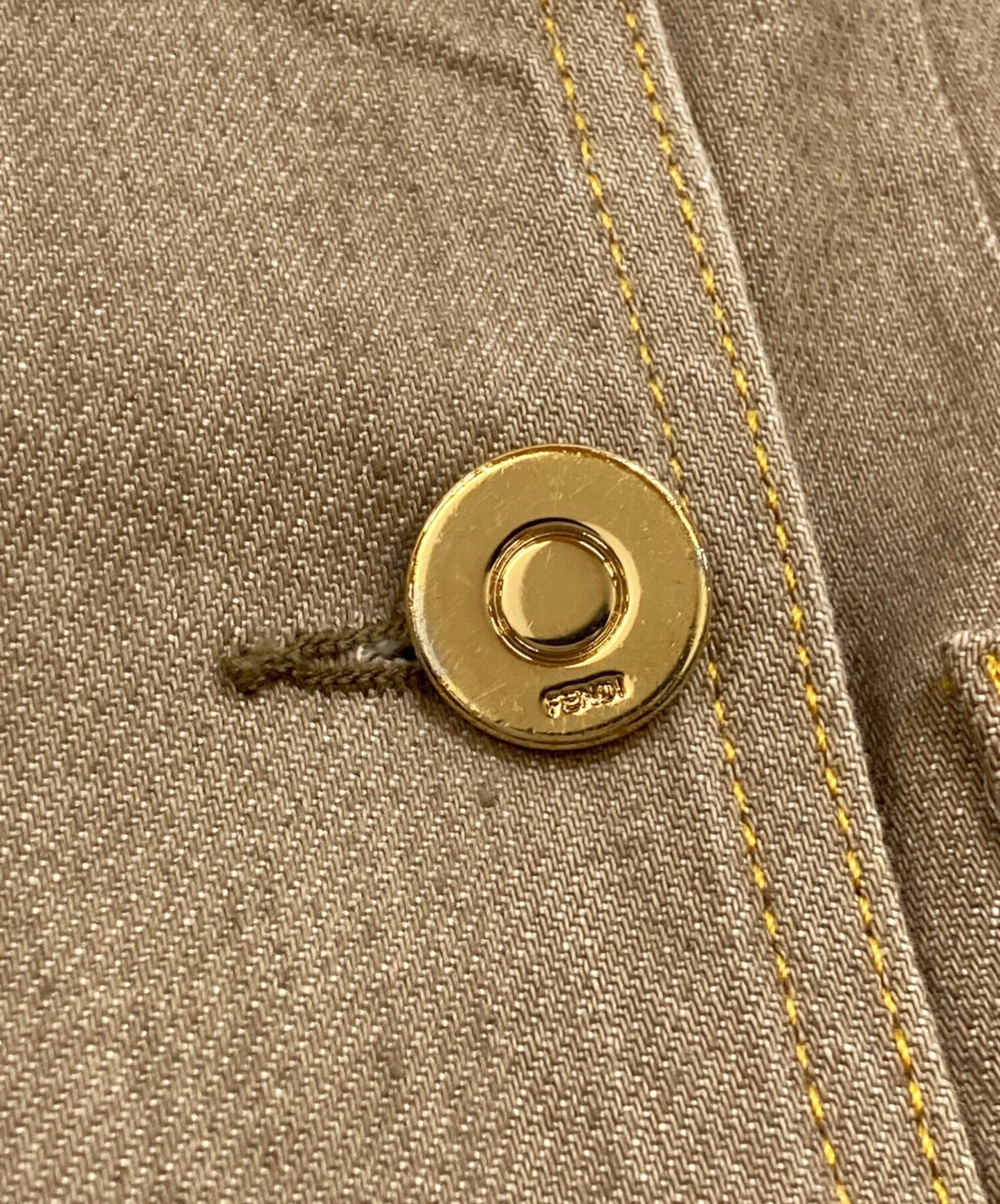 [Pre-owned] FENDI Mini Skirt with Gold-Toned Buttons 12CPF-19-1705