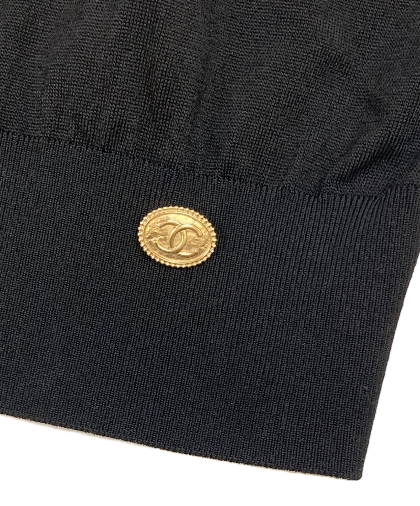 [Pre-owned] CHANEL Coco Button Knit P64759K60717