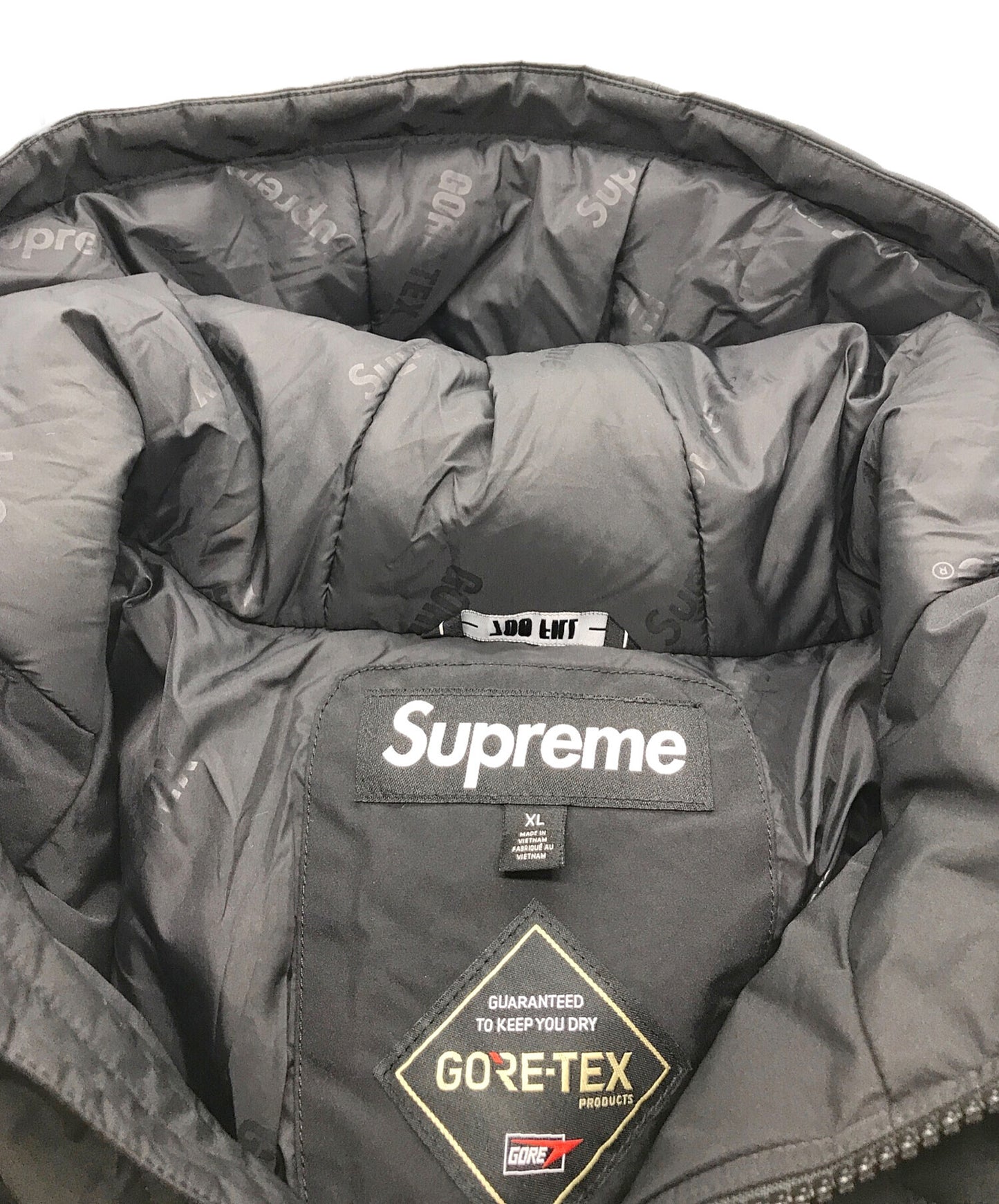[Pre-owned] SUPREME GORE-TEX 700-Fill Down Clip Parka