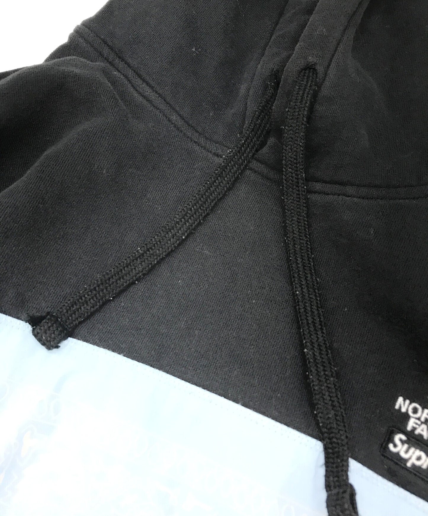 [Pre-owned] SUPREME Bandana Hooded Sweatshirt NT02208I