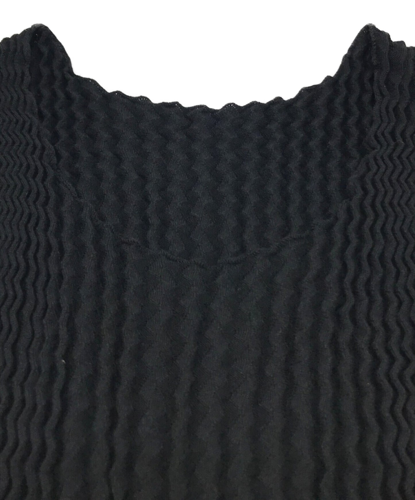 [Pre-owned] ISSEY MIYAKE SPONGY BK/WT Sleeveless dress IM31KH776