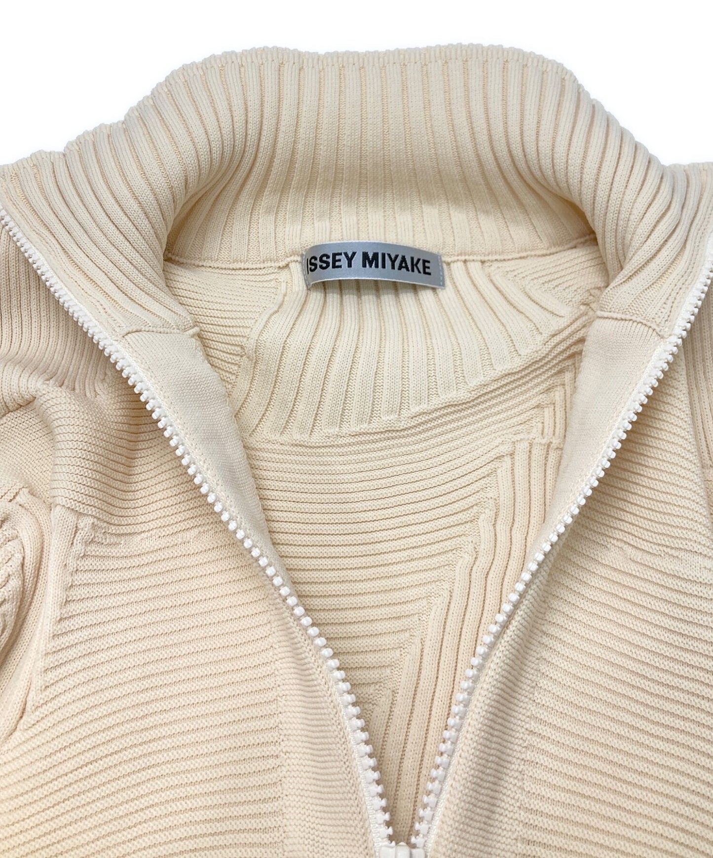 [Pre-owned] ISSEY MIYAKE zip-up pleated jacket IM43KD304