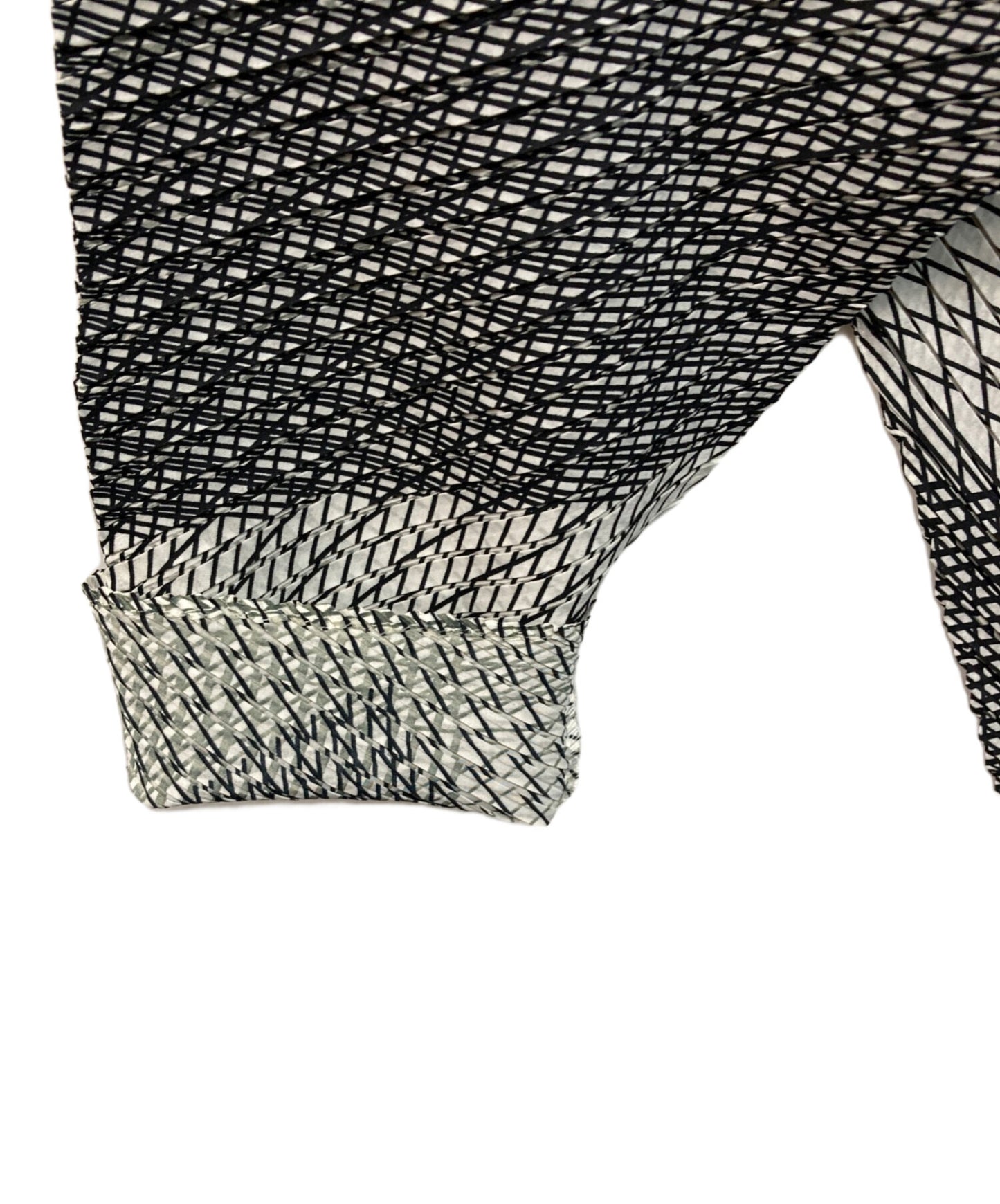 [Pre-owned] ISSEY MIYAKE Asymmetrical pleated cut and sewn IM43FJ114