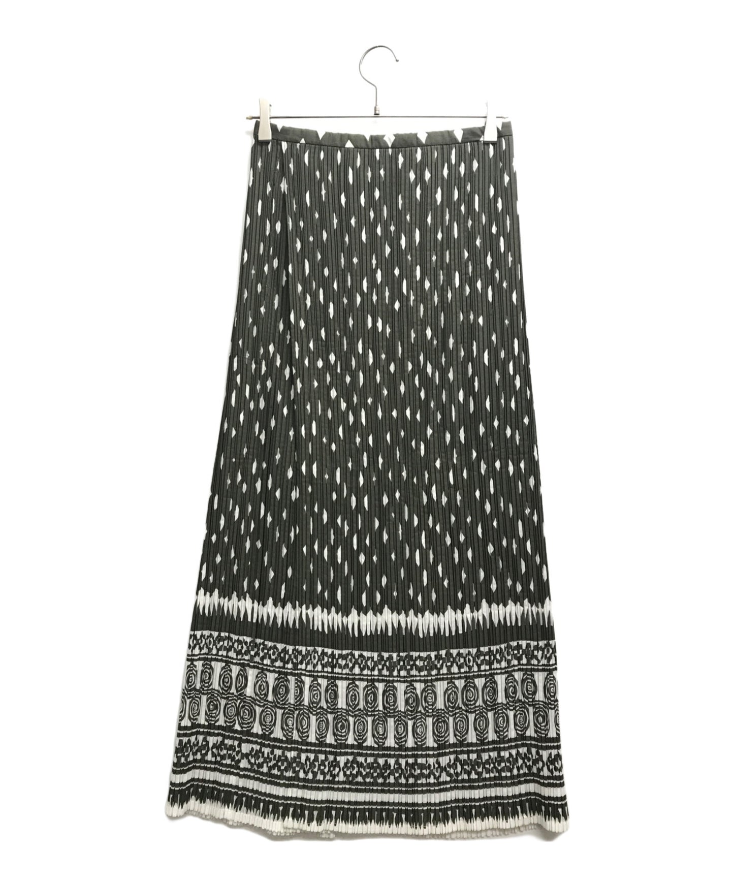 [Pre-owned] ISSEY MIYAKE long wrap-pleated skirt IM12FG919