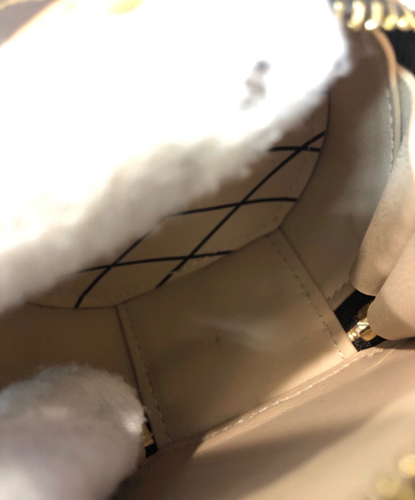 [Pre-owned] LOUIS VUITTON Boatshapeneck Leslie M68570