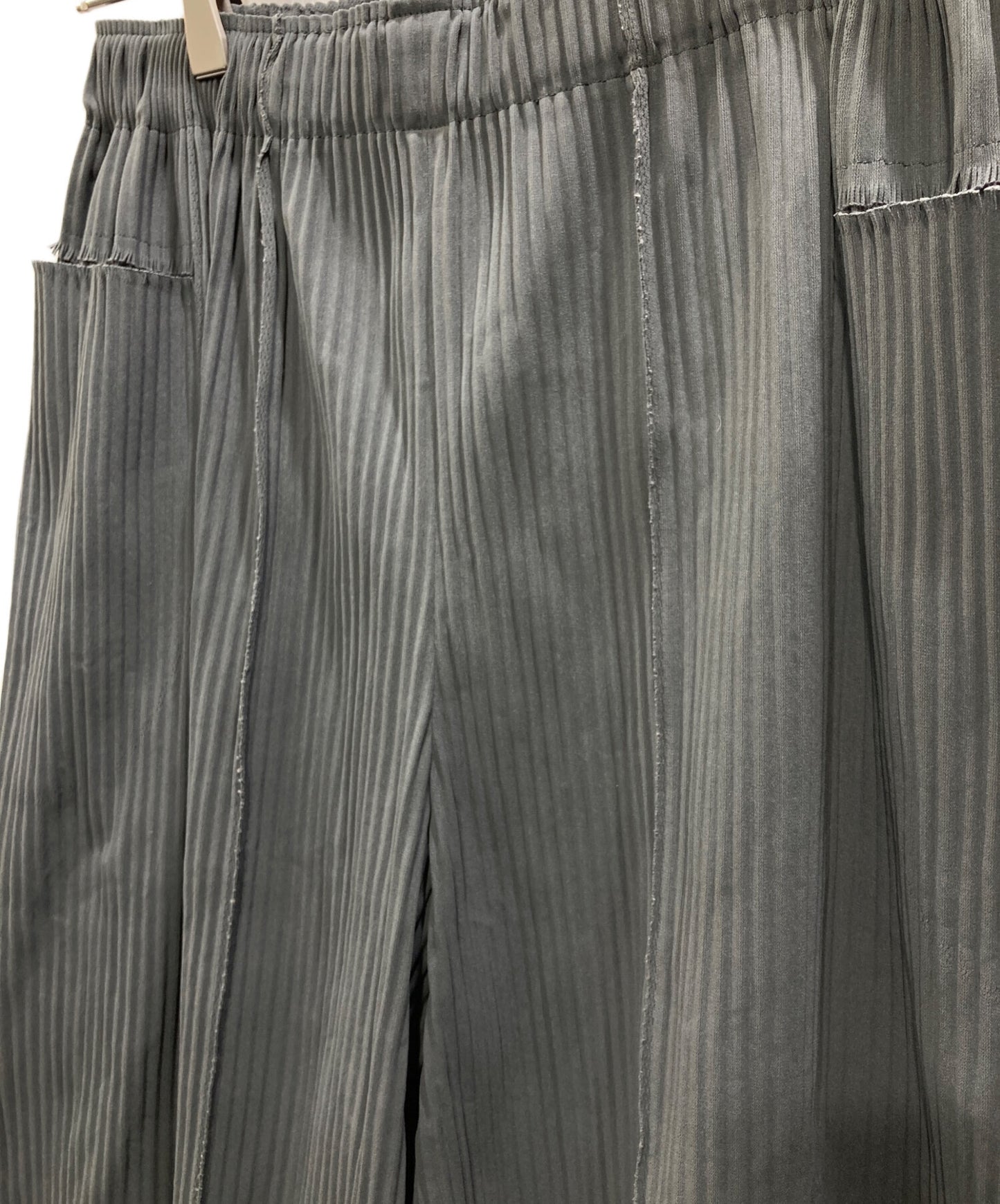 [Pre-owned] me ISSEY MIYAKE Pleated Cropped Wide Pants MI32KF372